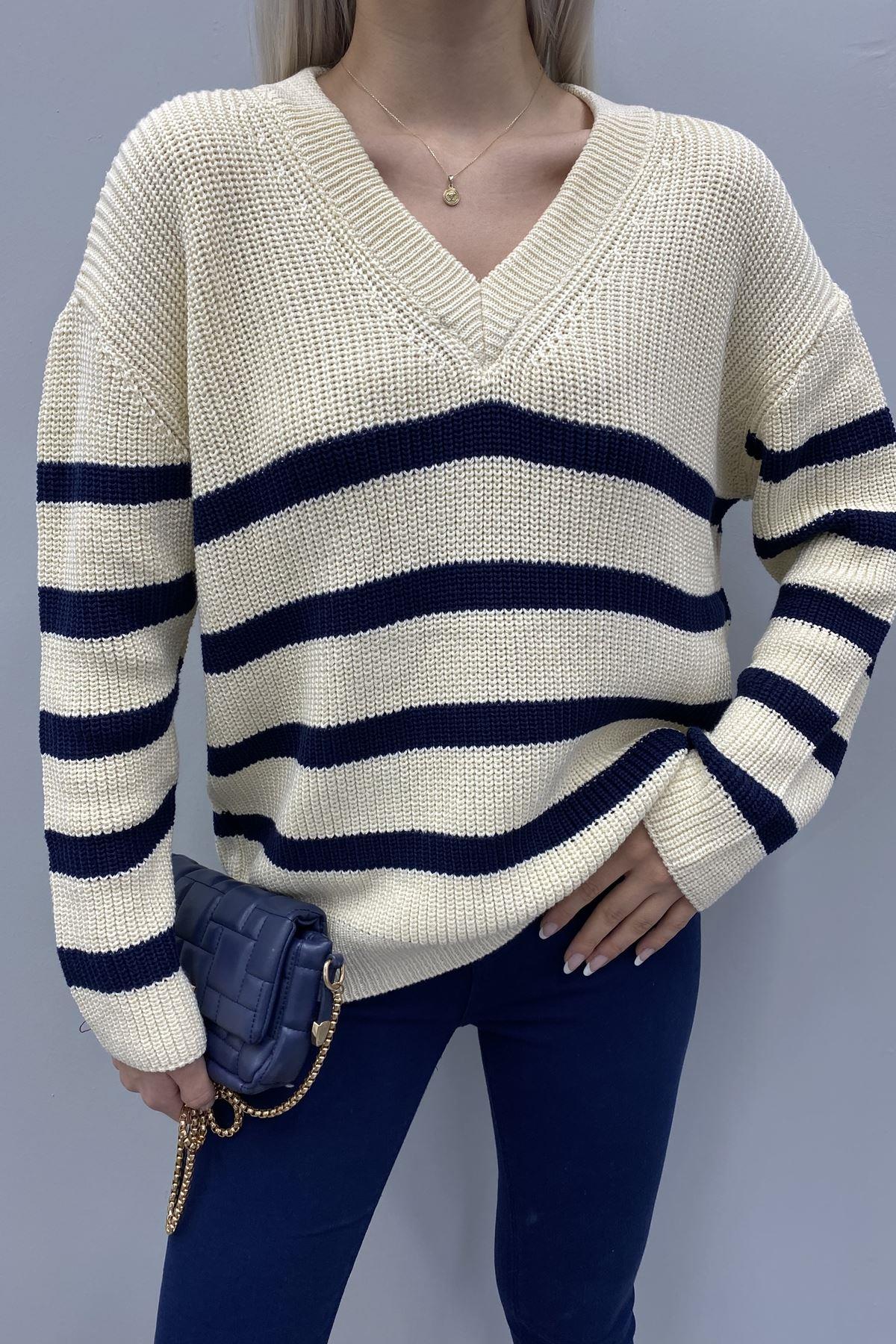 V YAKA ÇİZGİLİ TRIKO KAZAK