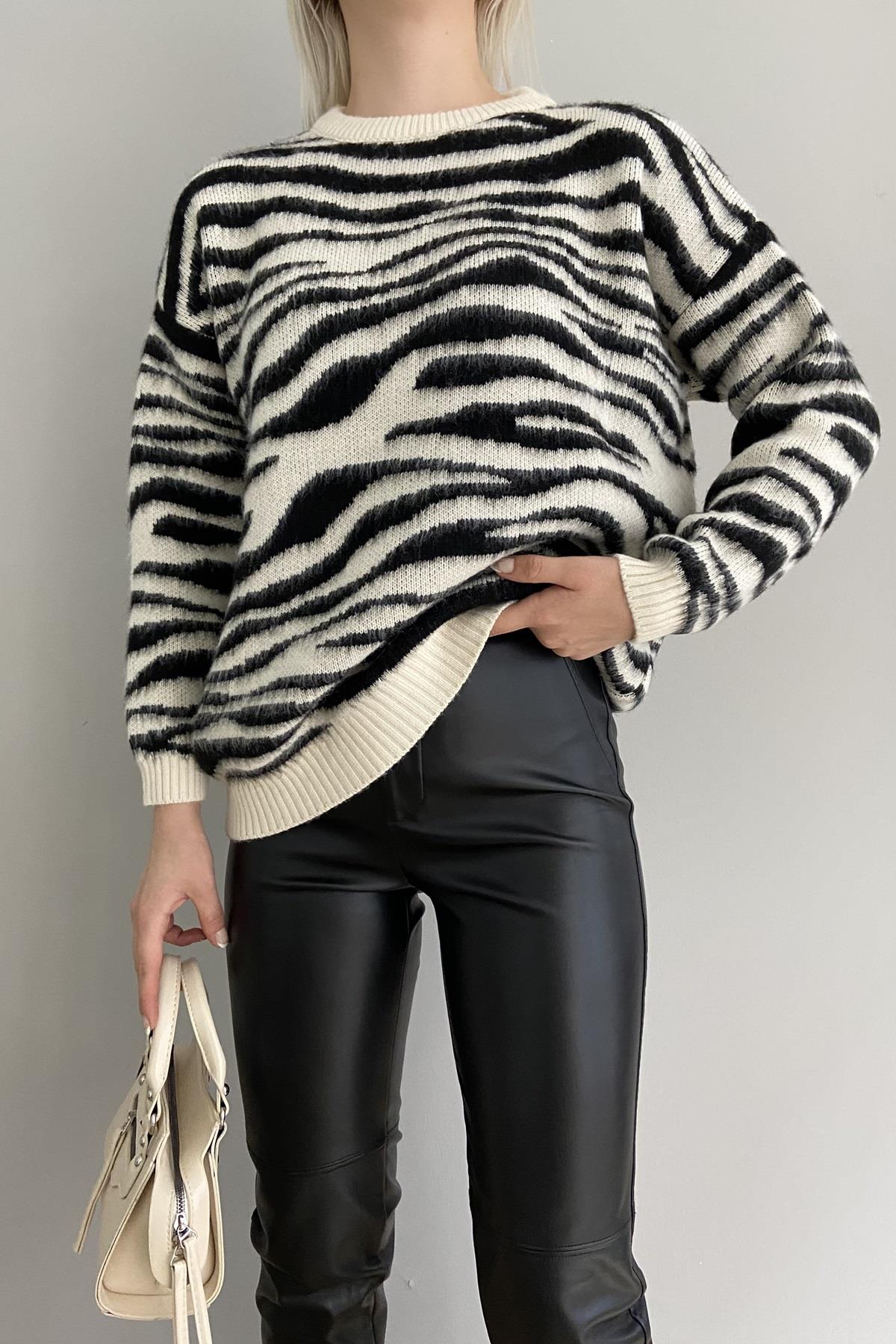 ZEBRA DESEN KAZAK