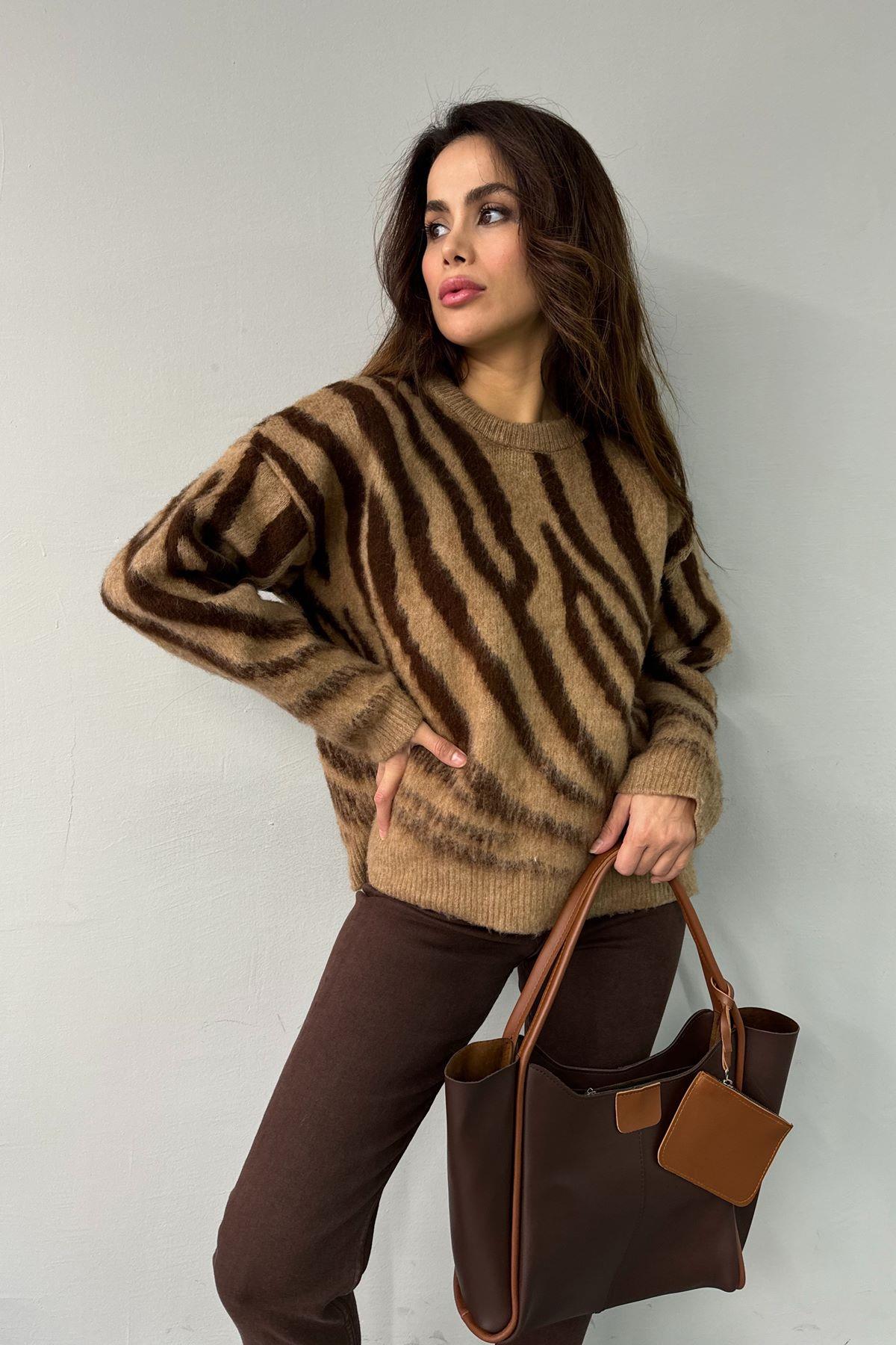 ZEBRA DESEN TRIKO KAZAK
