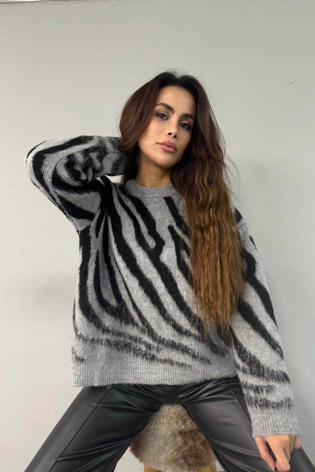 ZEBRA DESEN TRIKO KAZAK
