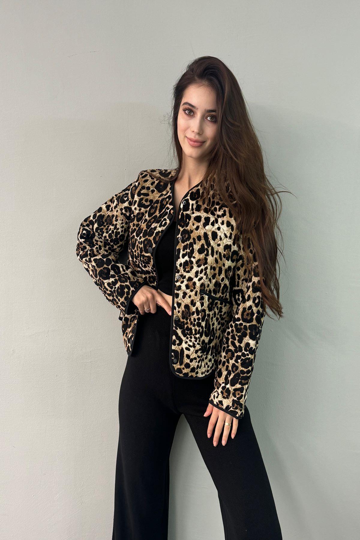 LEOPAR DESEN KALP İŞLEMELİ KAPITONE MONT