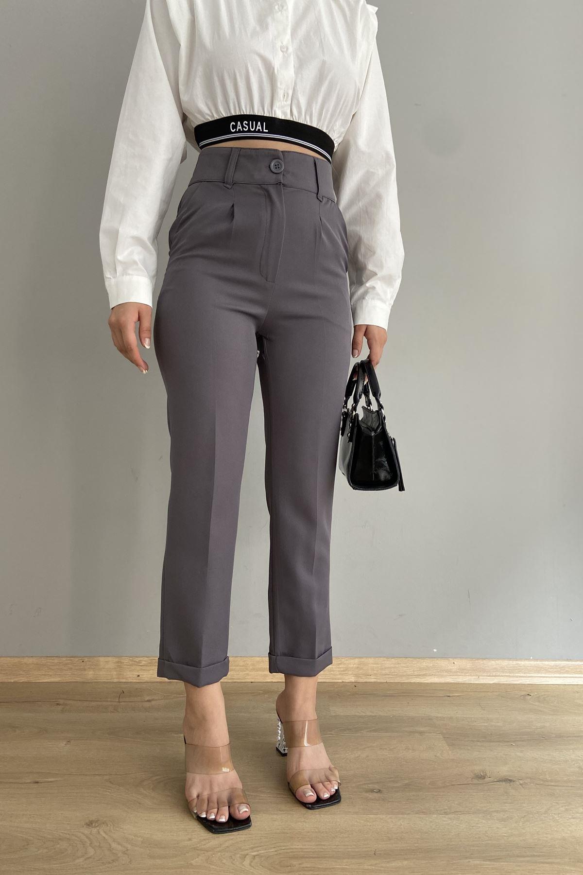 KEMERİ TEK PİLE DUBLE PAÇA PANTOLON