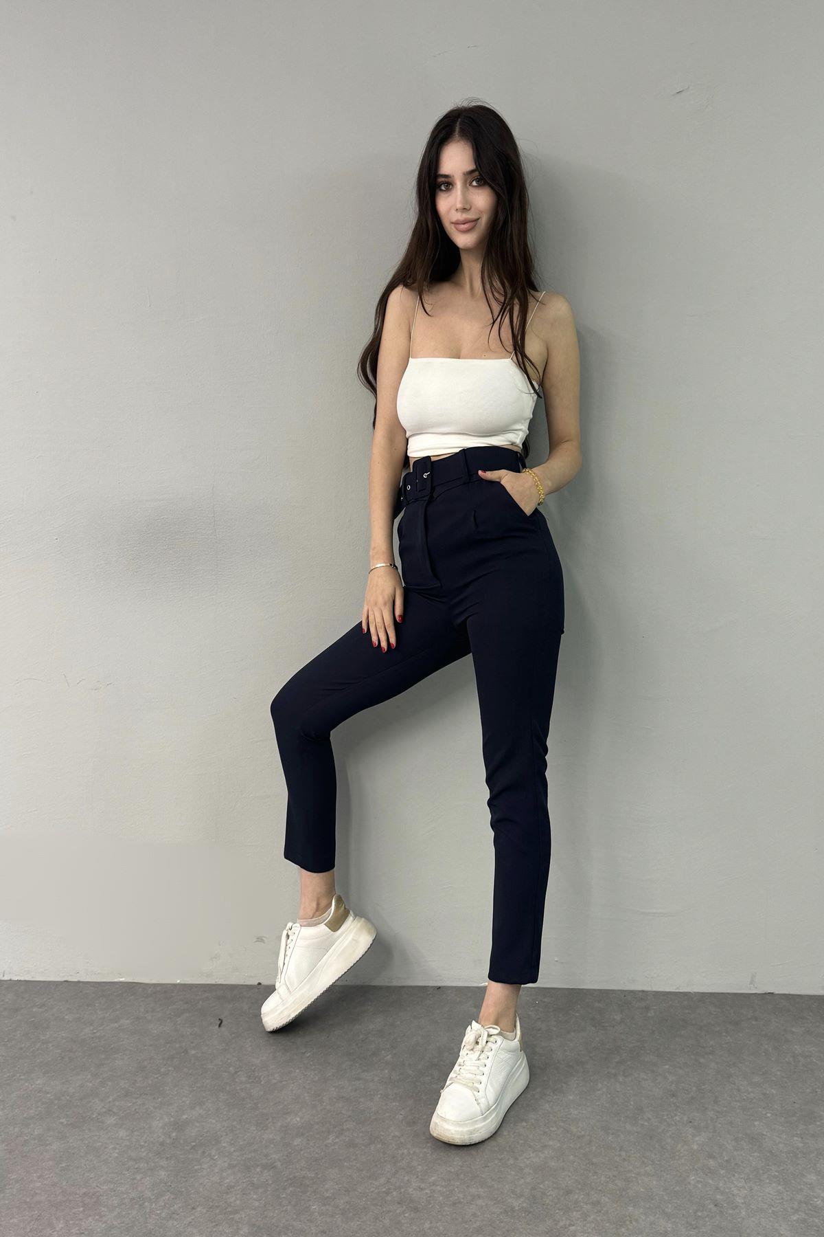KEMERLİ TEK PİLE PANTALON