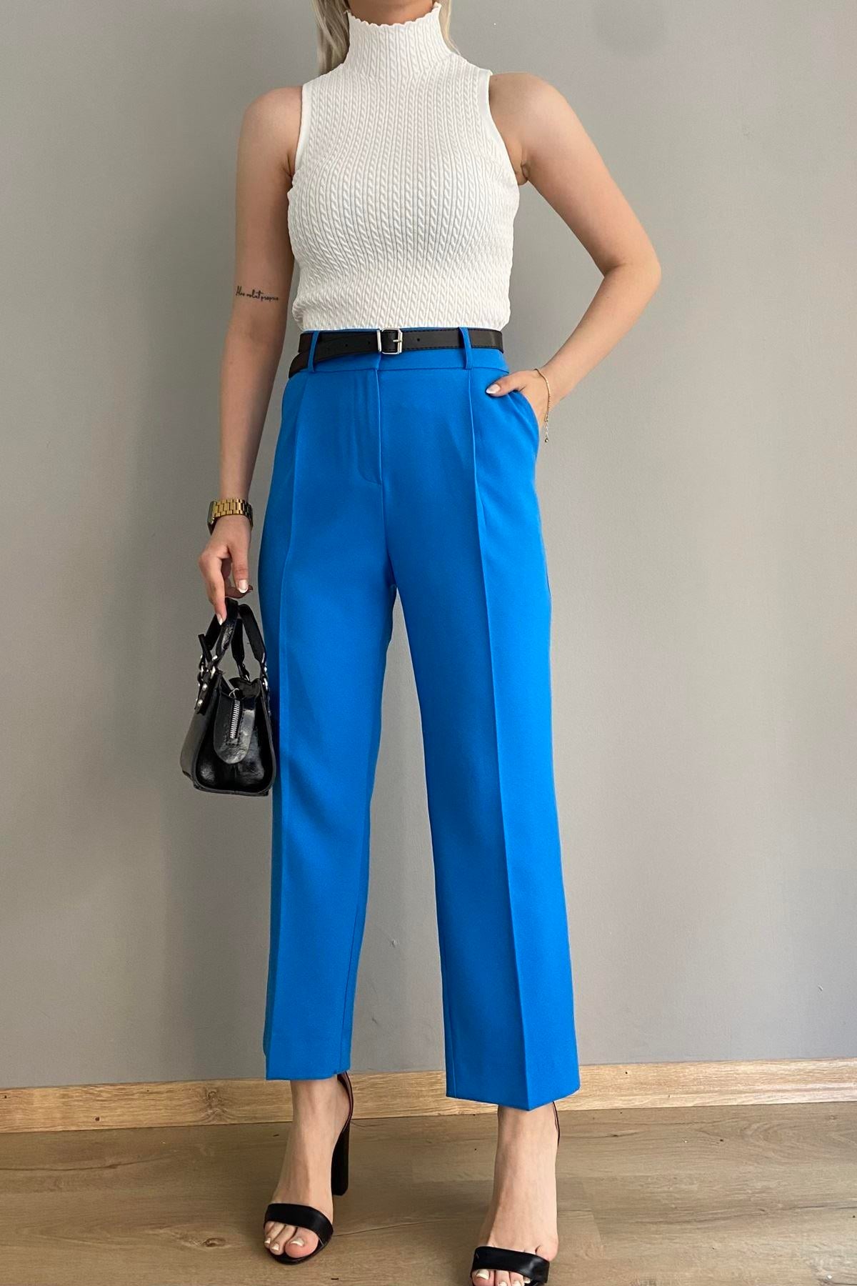 PAÇA YIRTMAÇLI KEMERLİ PANTALON