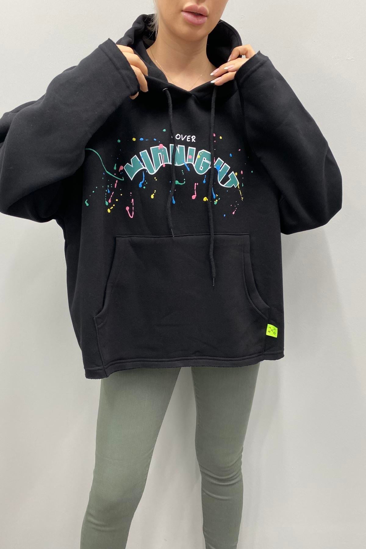 BASKI DETAYLI KAPŞONLU SWEATSHIRT