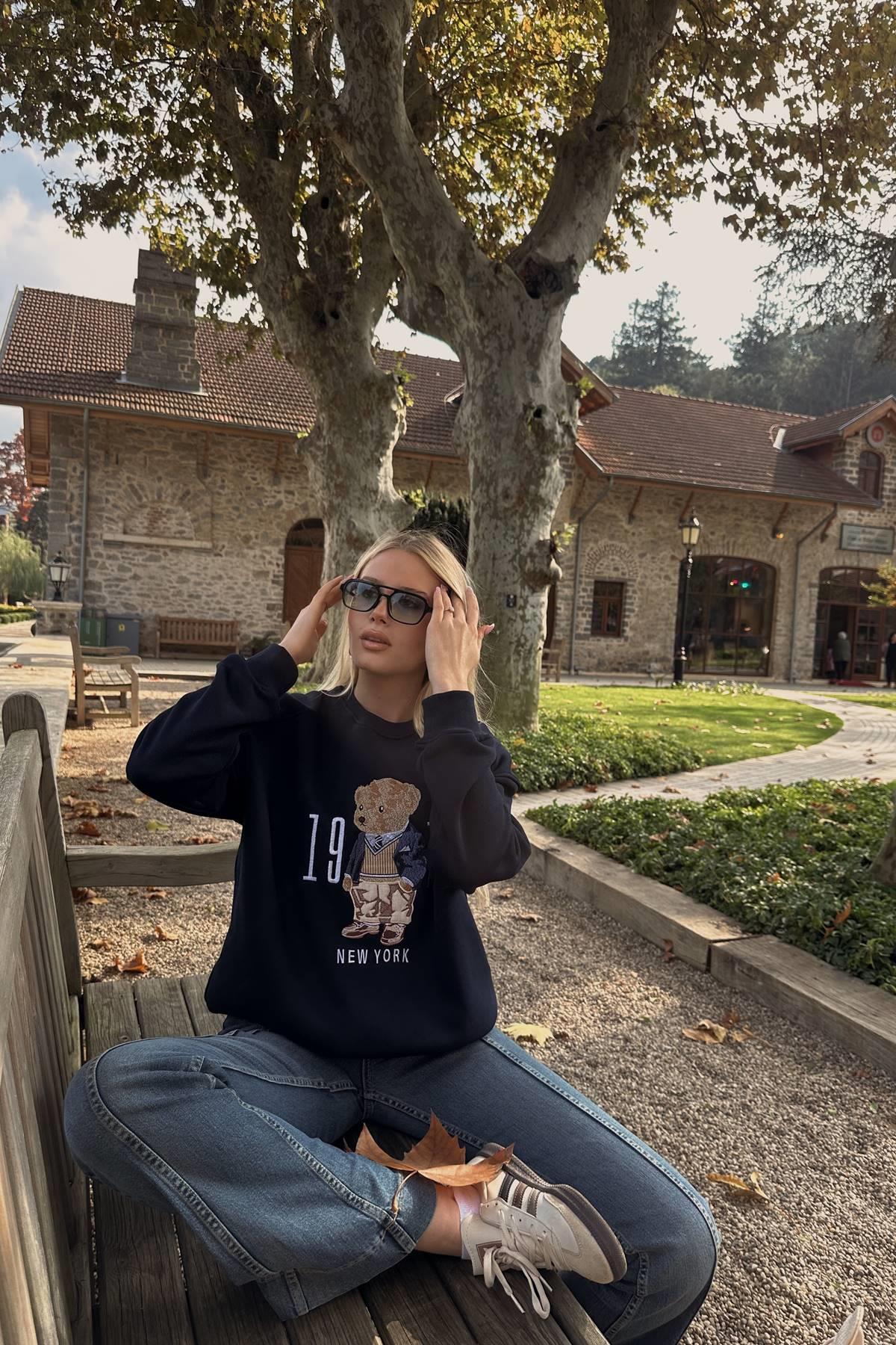 BİSİKLET YAKA NAKIŞ DETAY SWEATSHIRT