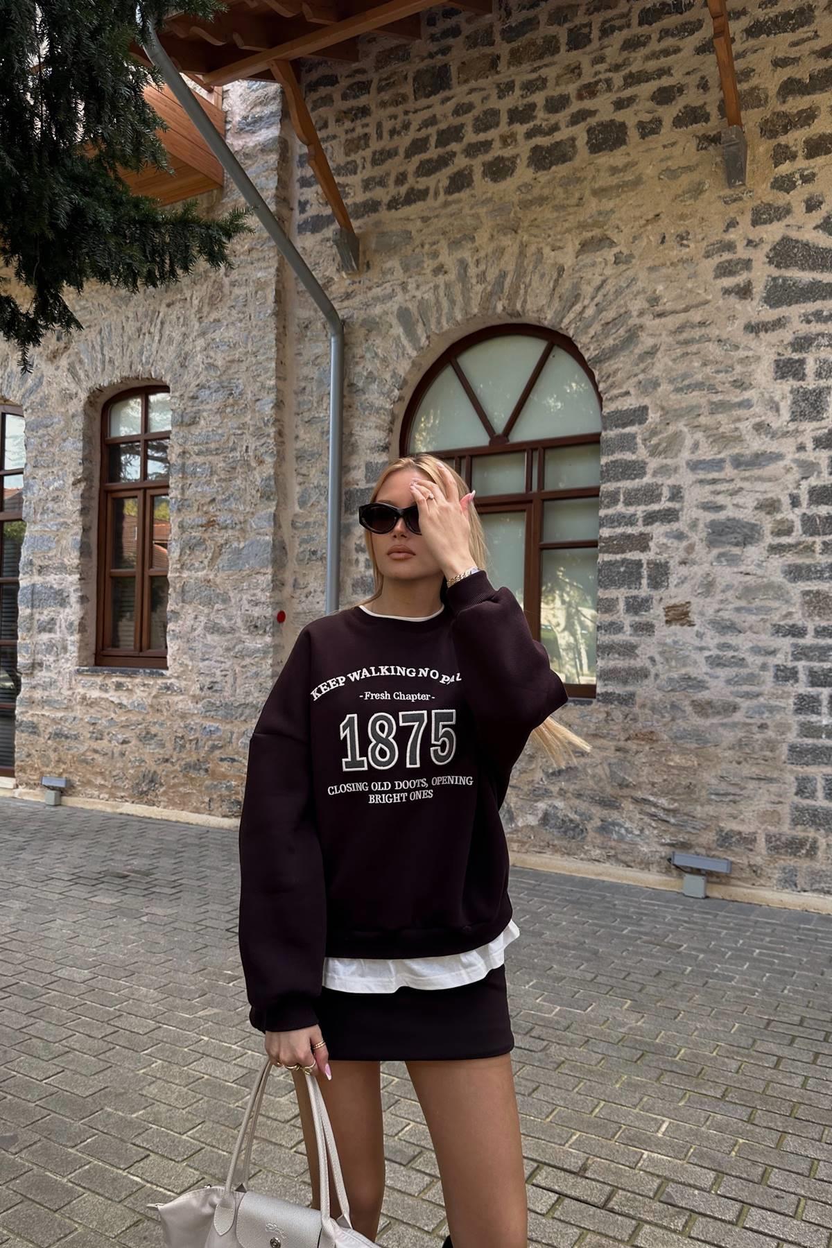 BİSİKLET YAKA NAKIŞ DETAYLI SWEATSHIRT