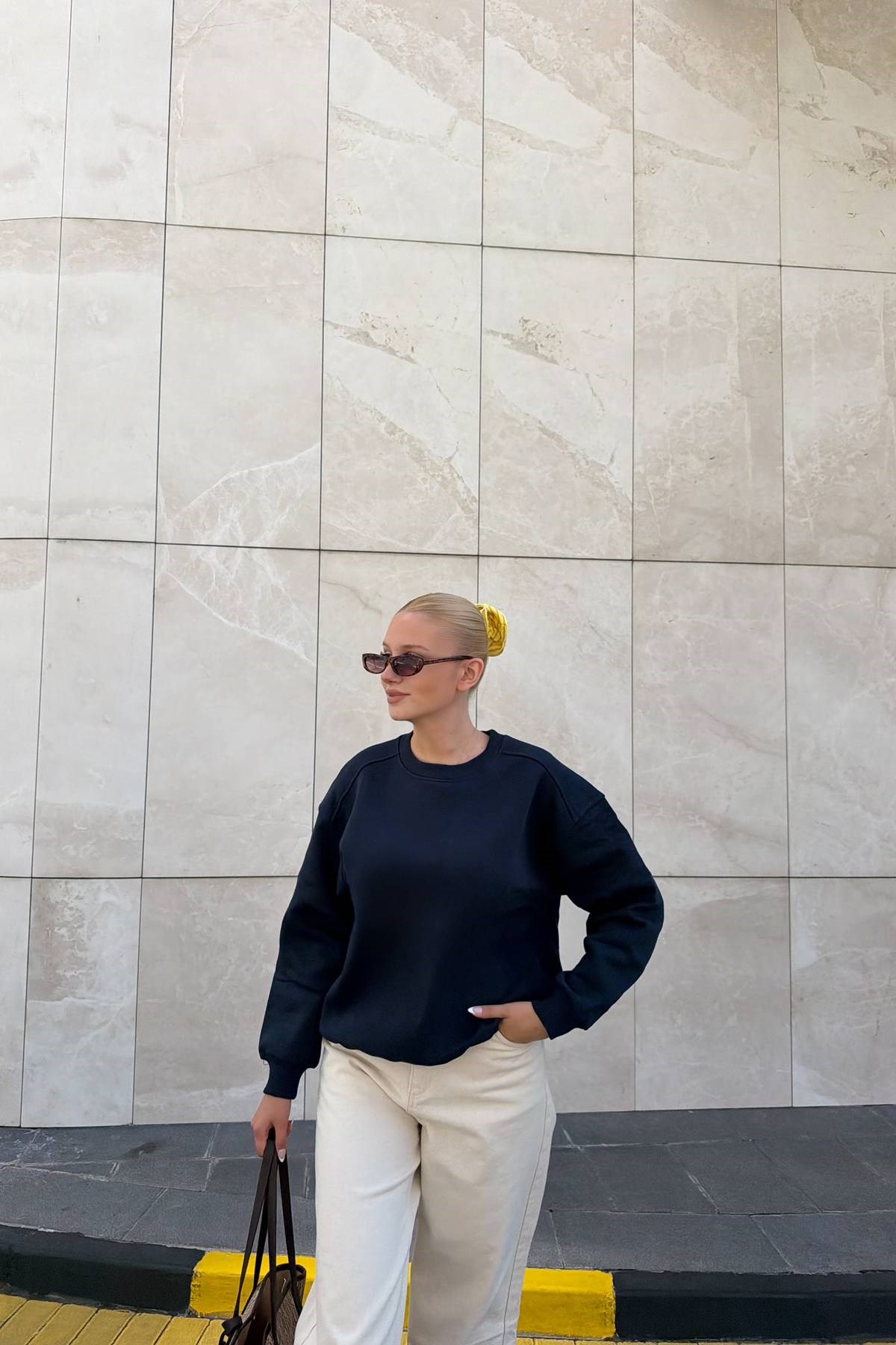 BİSİKLET YAKA OMUZ ROBALI SWEATSHIRT