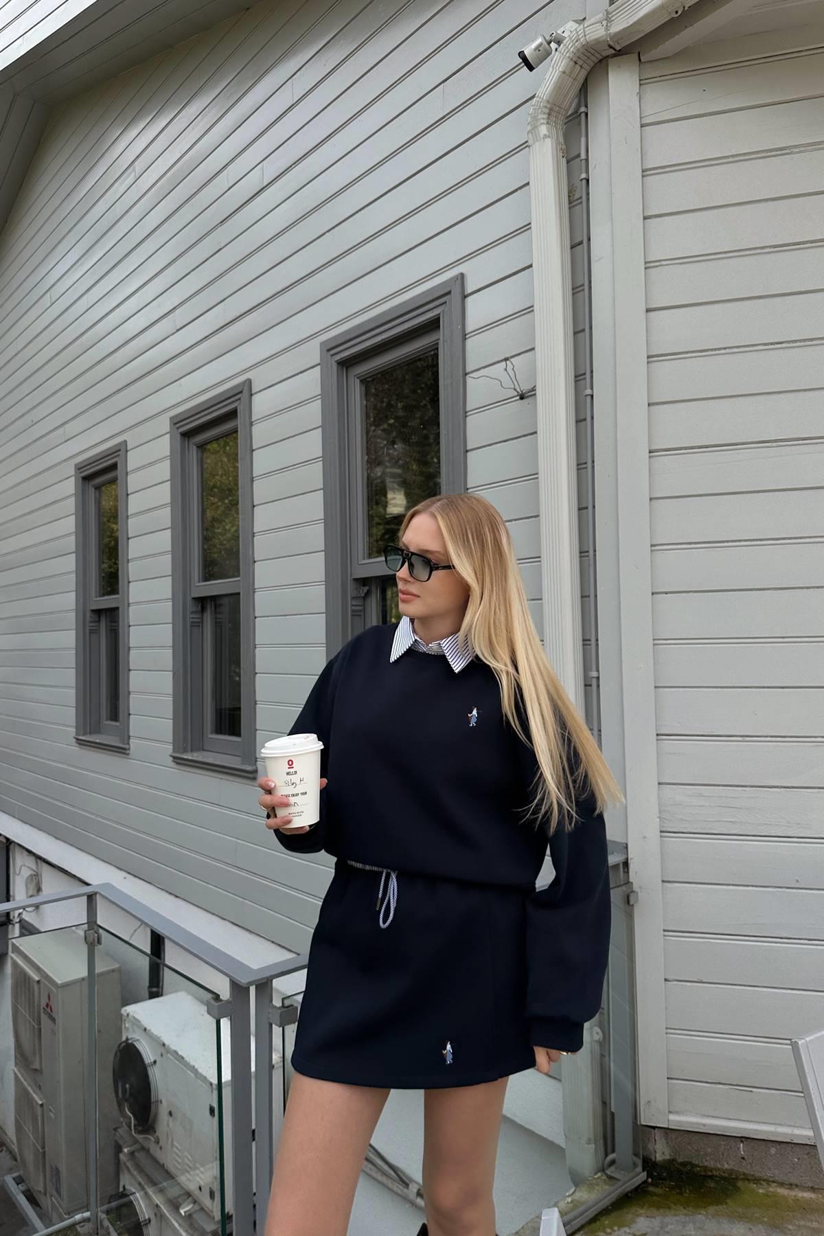 ÇİZGİ DETAYLI SWEATSHIRT