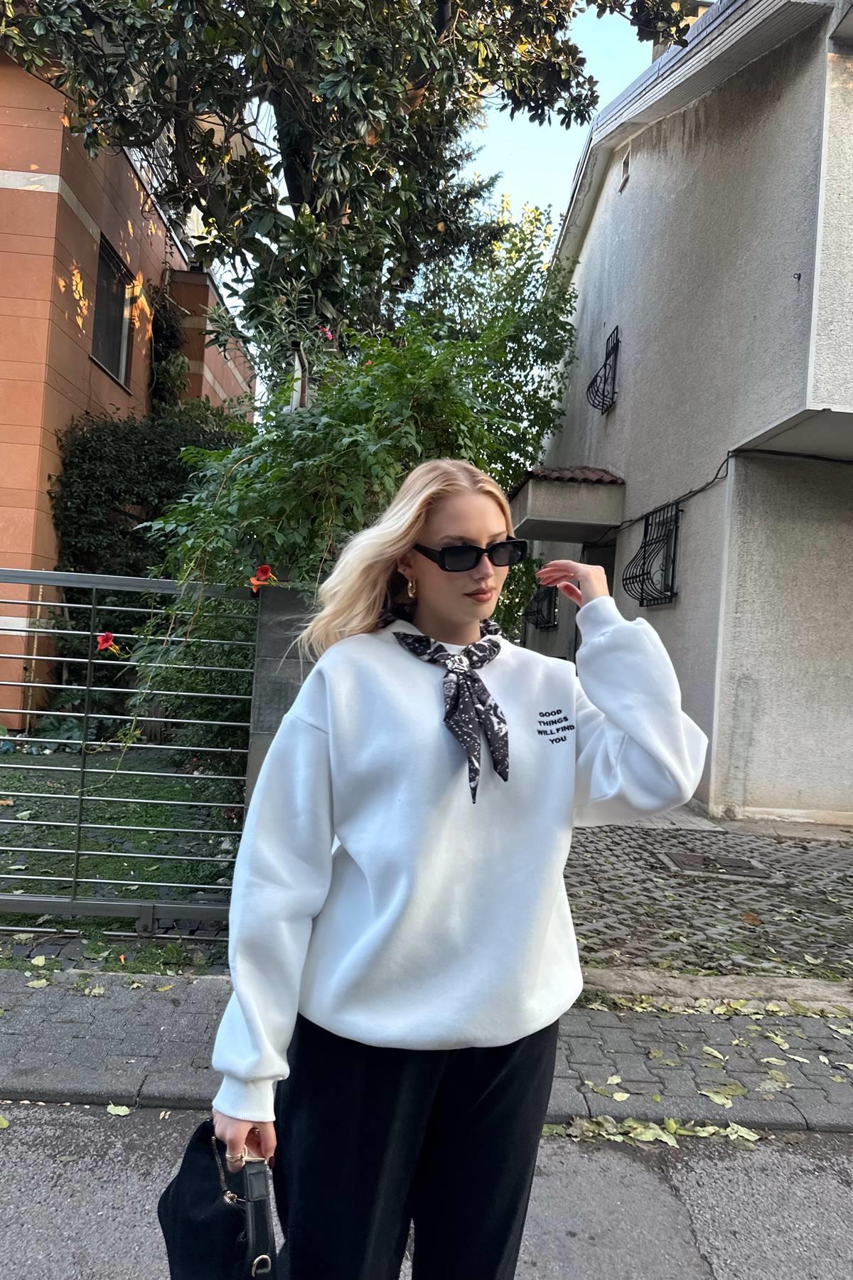 FULAR DETAYLI SWEATSHIRT