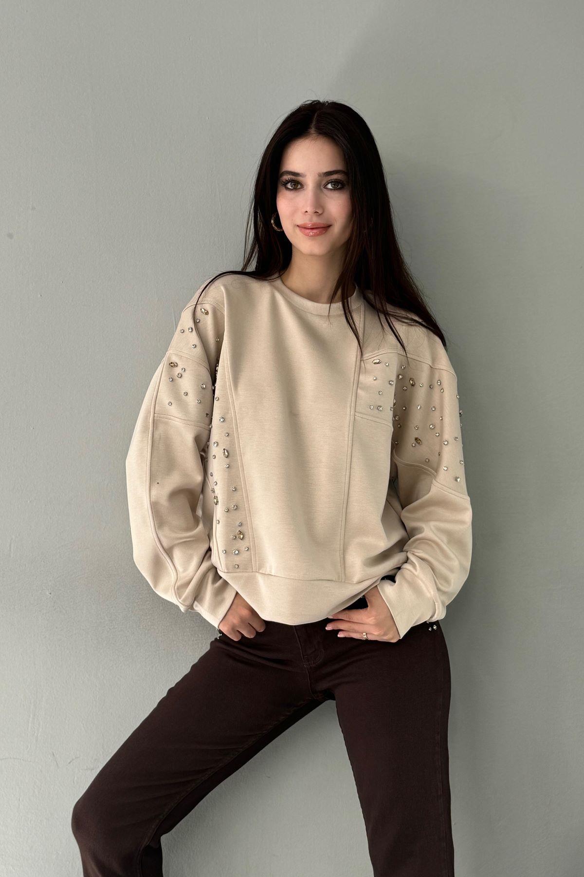ÖNÜ TAŞLI SWEATSHIRT