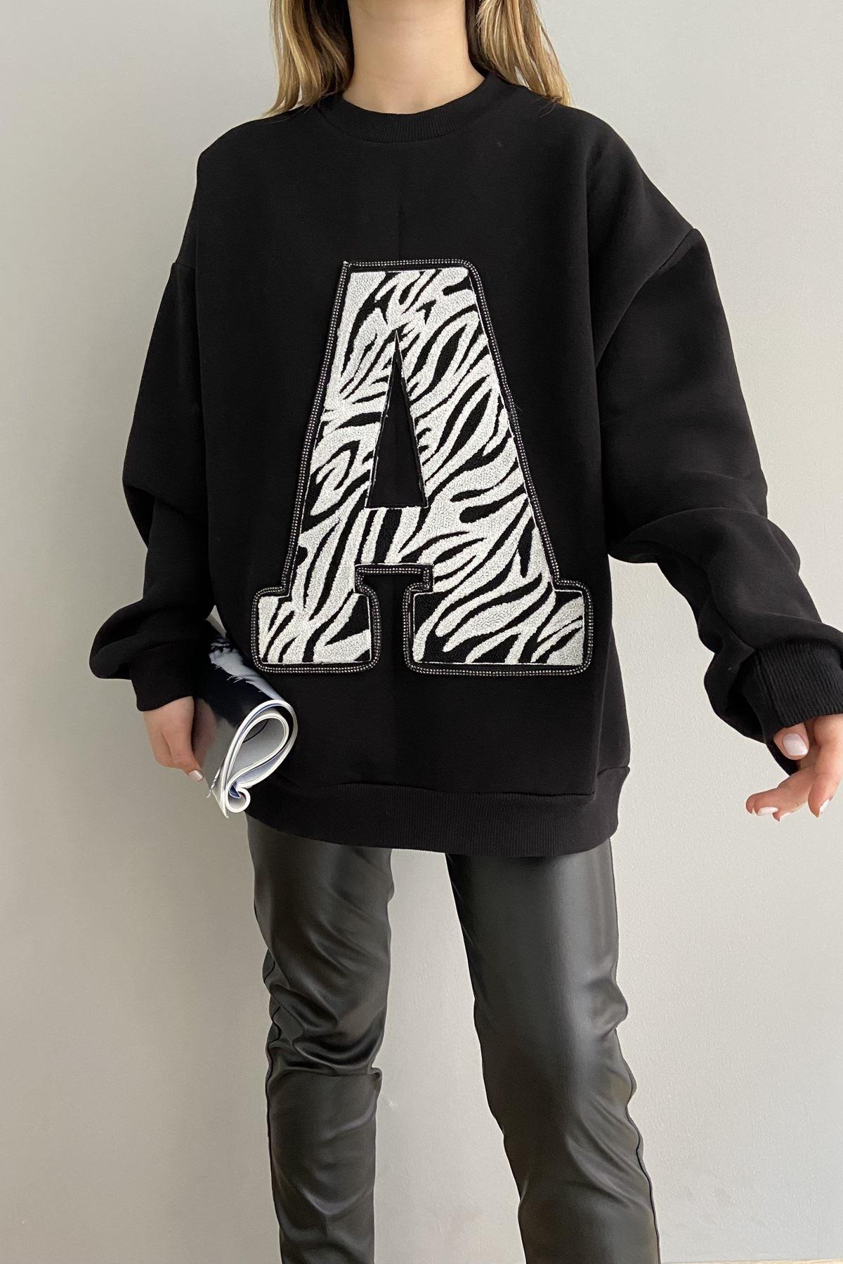 PATCH DETAYLI SWEAT