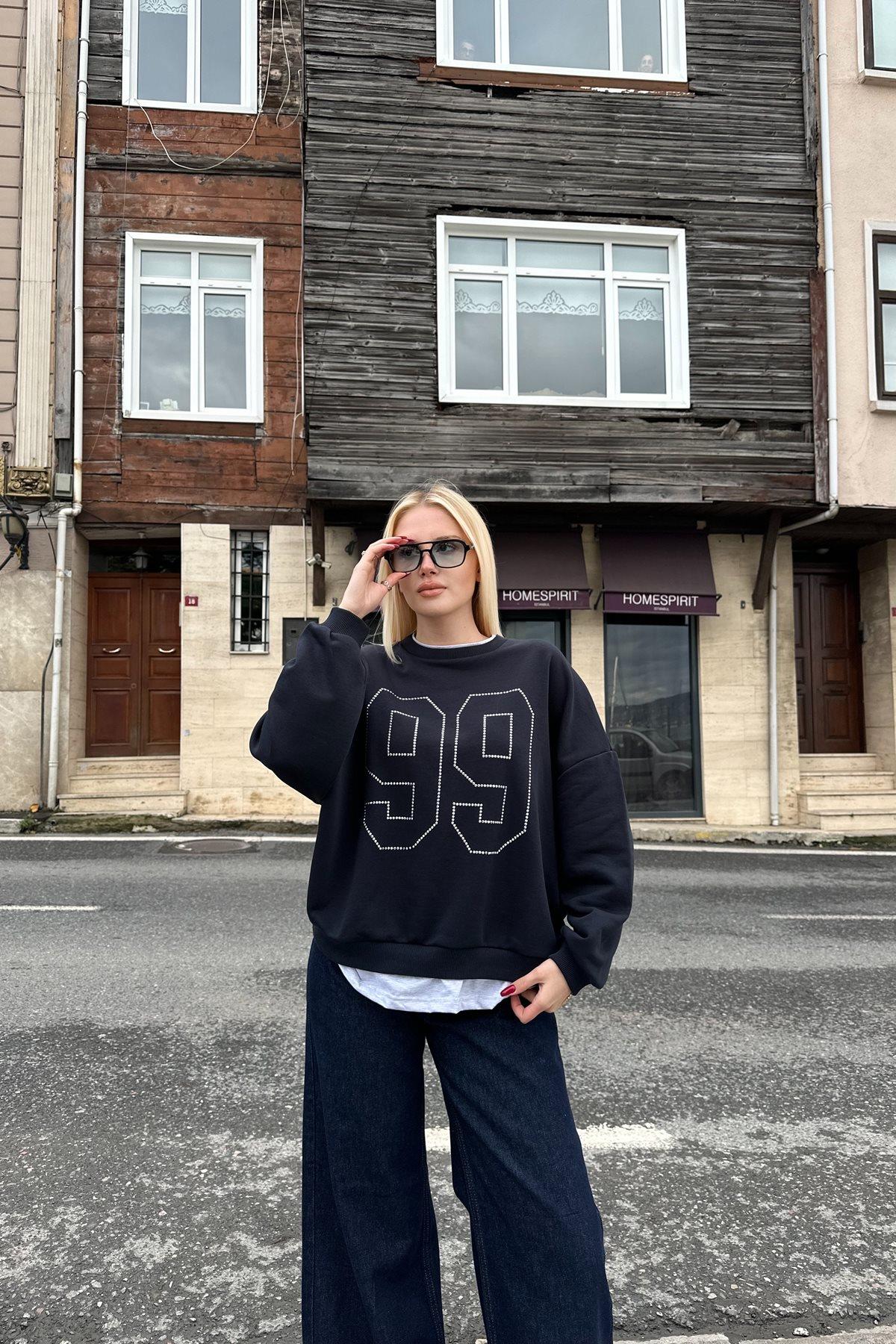TAŞ DETAYLI SWEATSHIRT