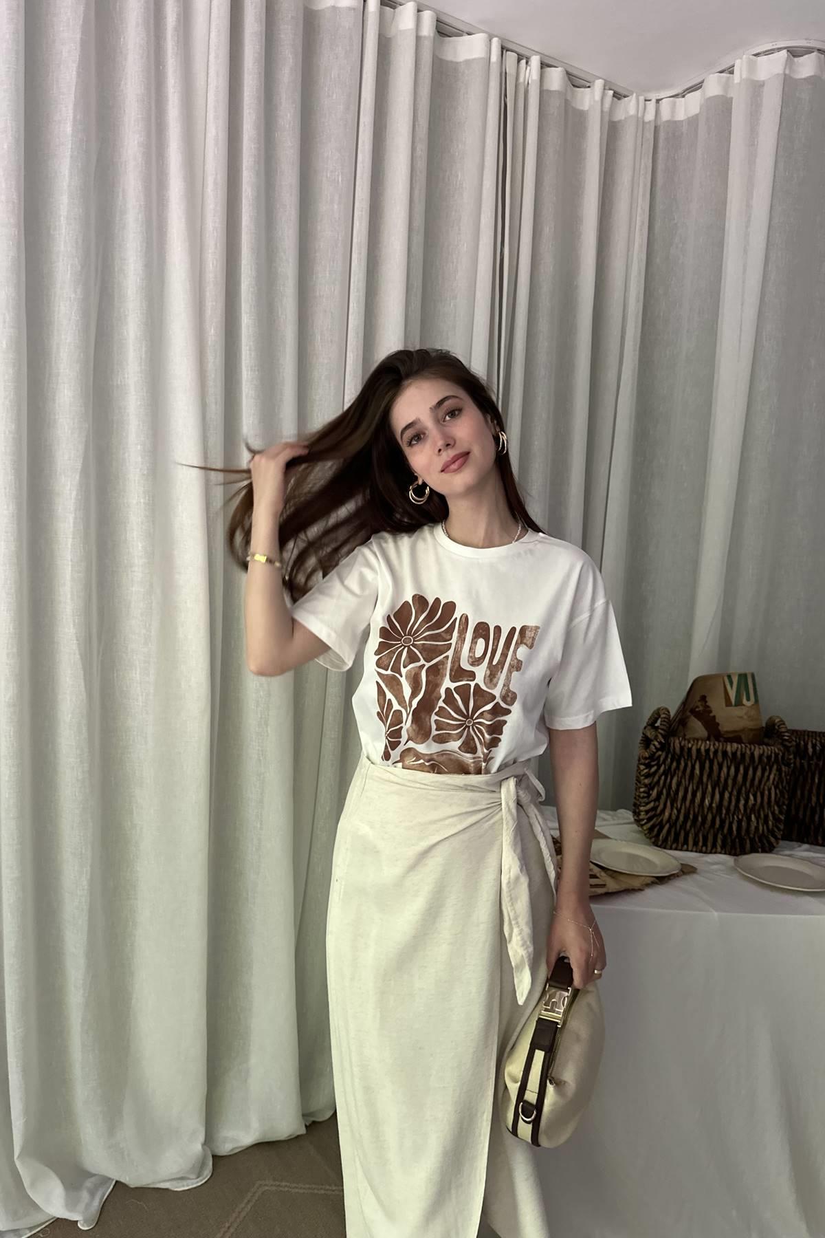 BASKI VE BONCUK DETAYLI TSHIRT