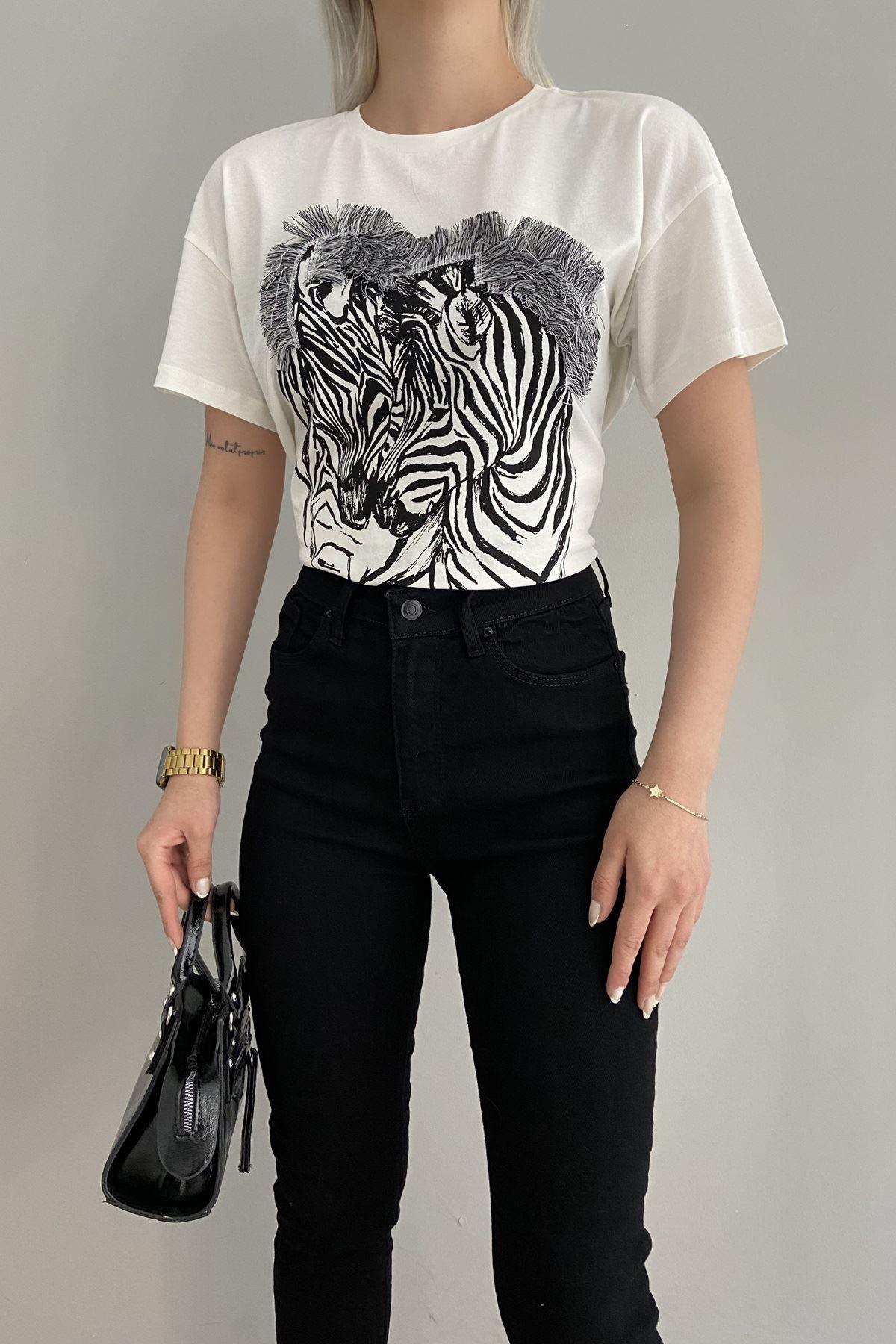 BASKILI TSHIRT