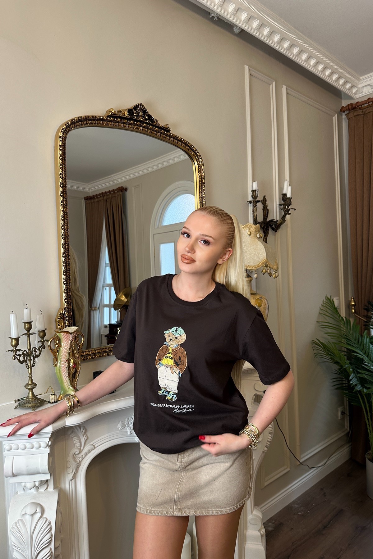 BİSİKLET YAKA AYICIK NAKIŞLI TSHIRT