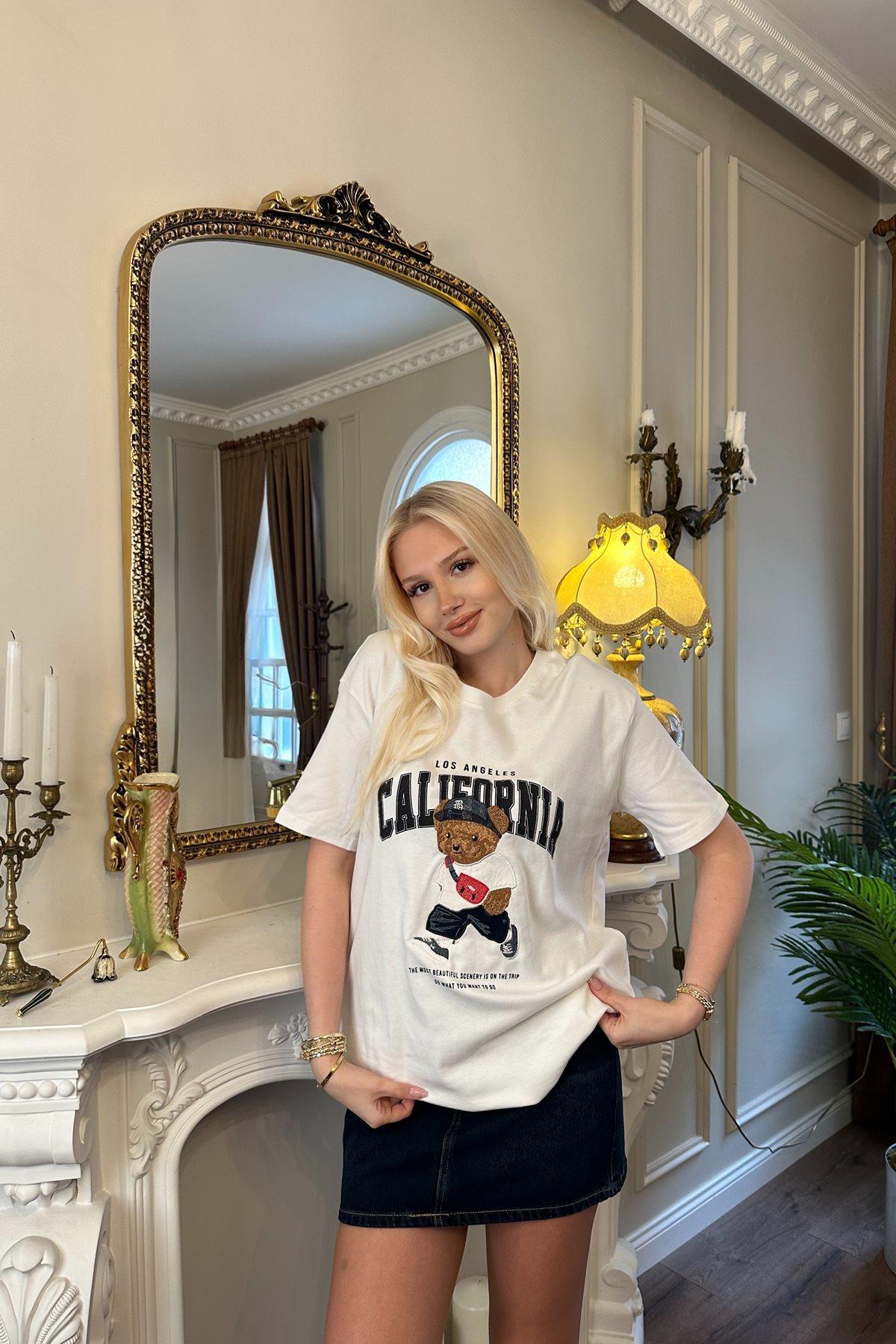 BİSİKLET YAKA BASKI VE NAKIŞ DETAYLI TSHIRT