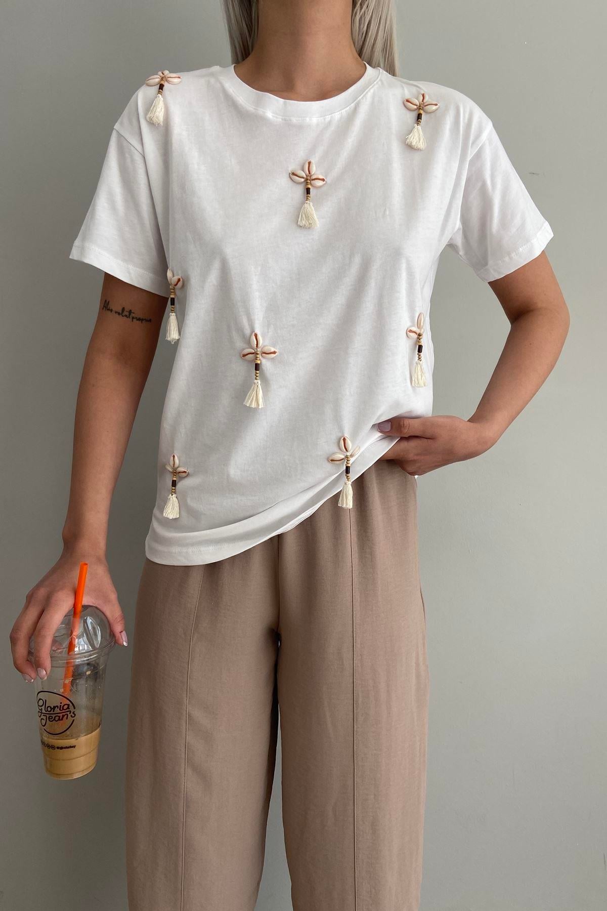 DENİZ KABUĞU AKSESUARLI TSHIRT