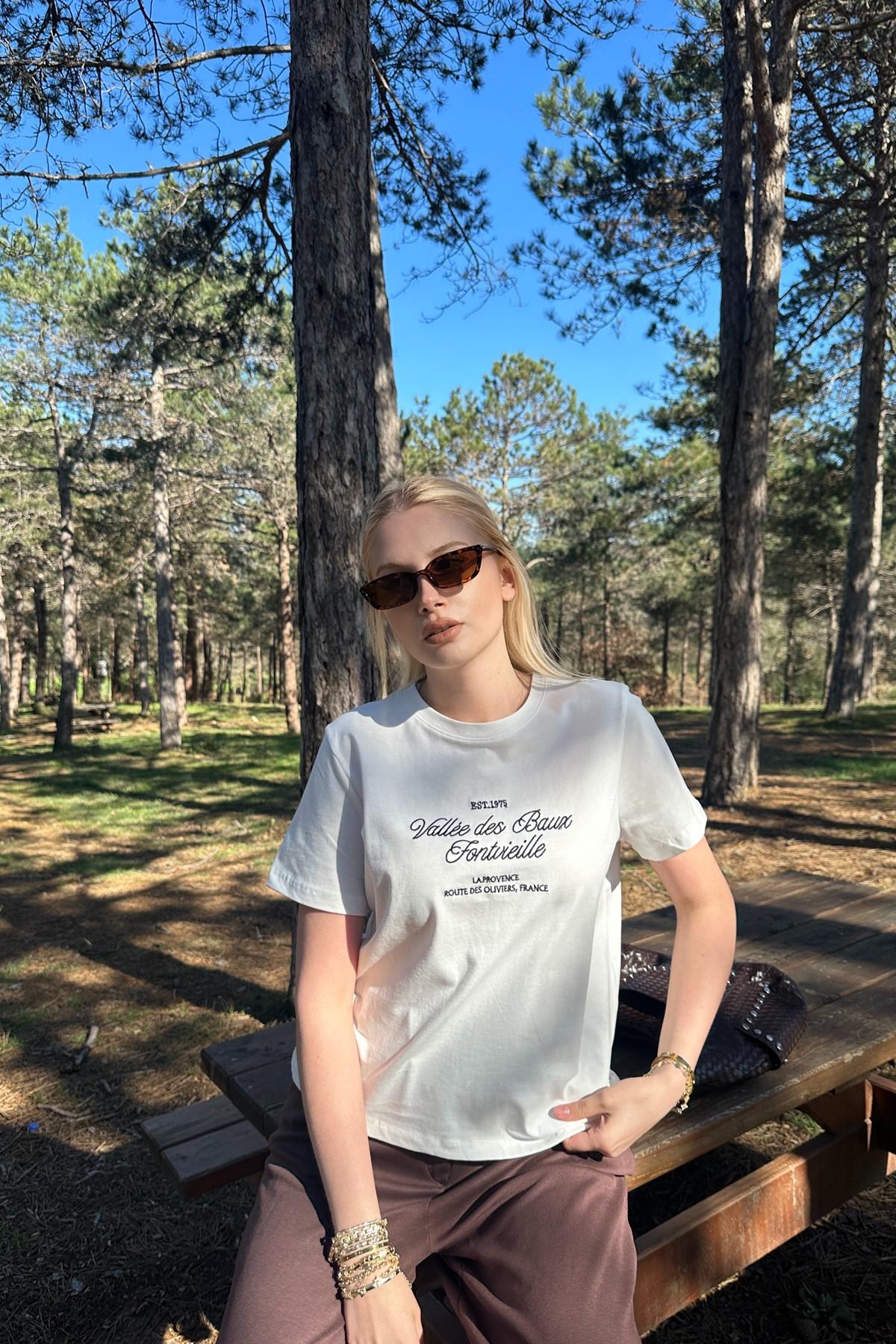 NAKIŞ DETAY TSHIRT