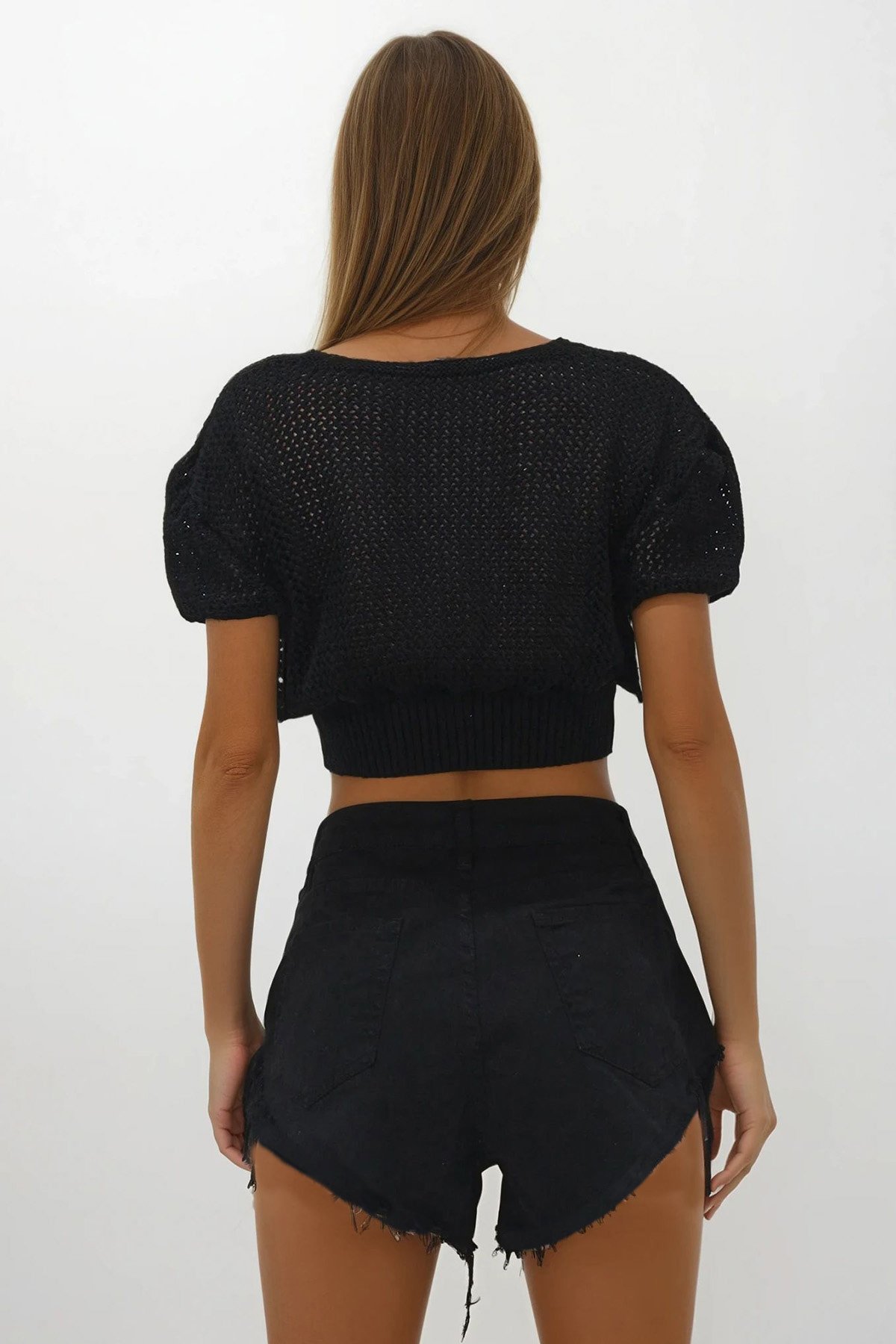 Kadın Siyah 4 Cepli Bağcık Detaylı Püsküllü Kot Şort VS00253