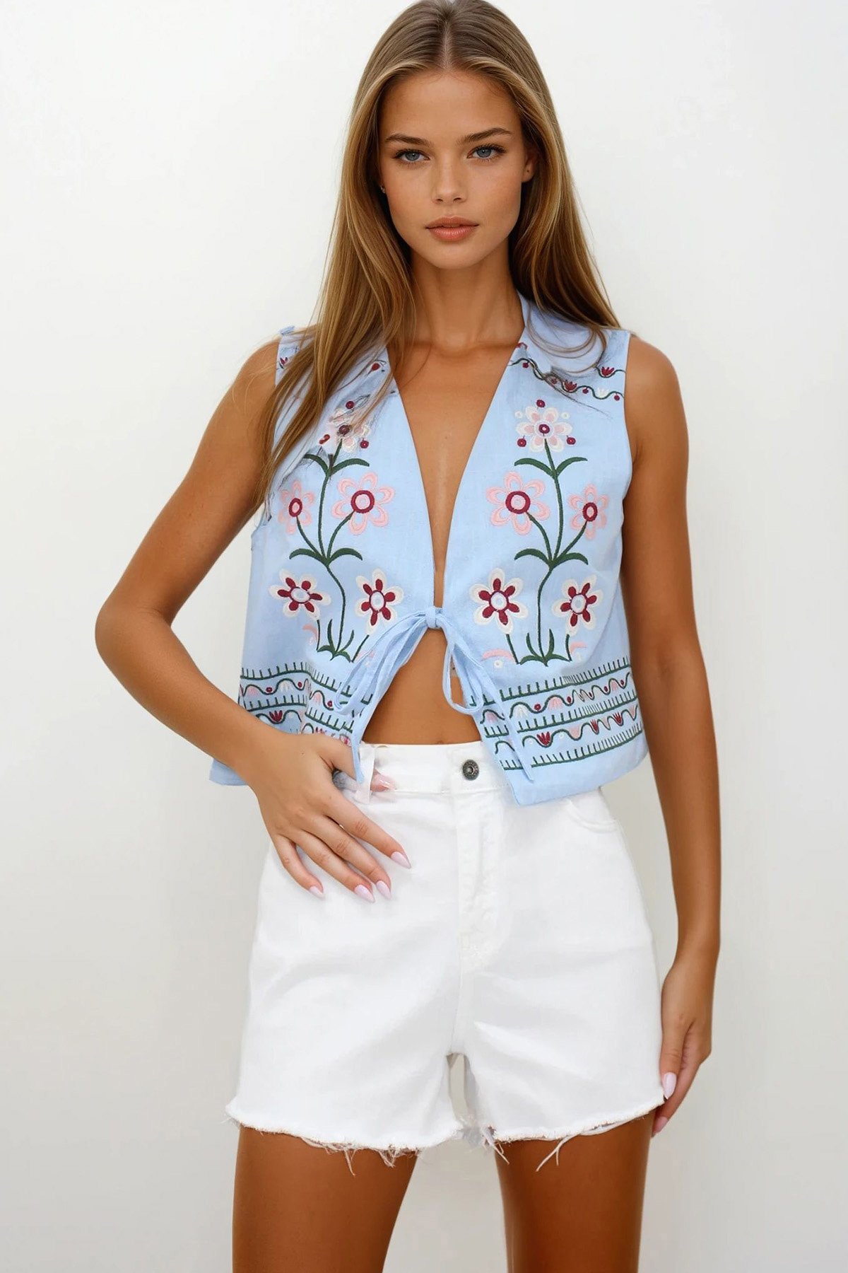 Kadın Beyaz 5 Cepli Püskül Detaylı Denim Şort VS00254