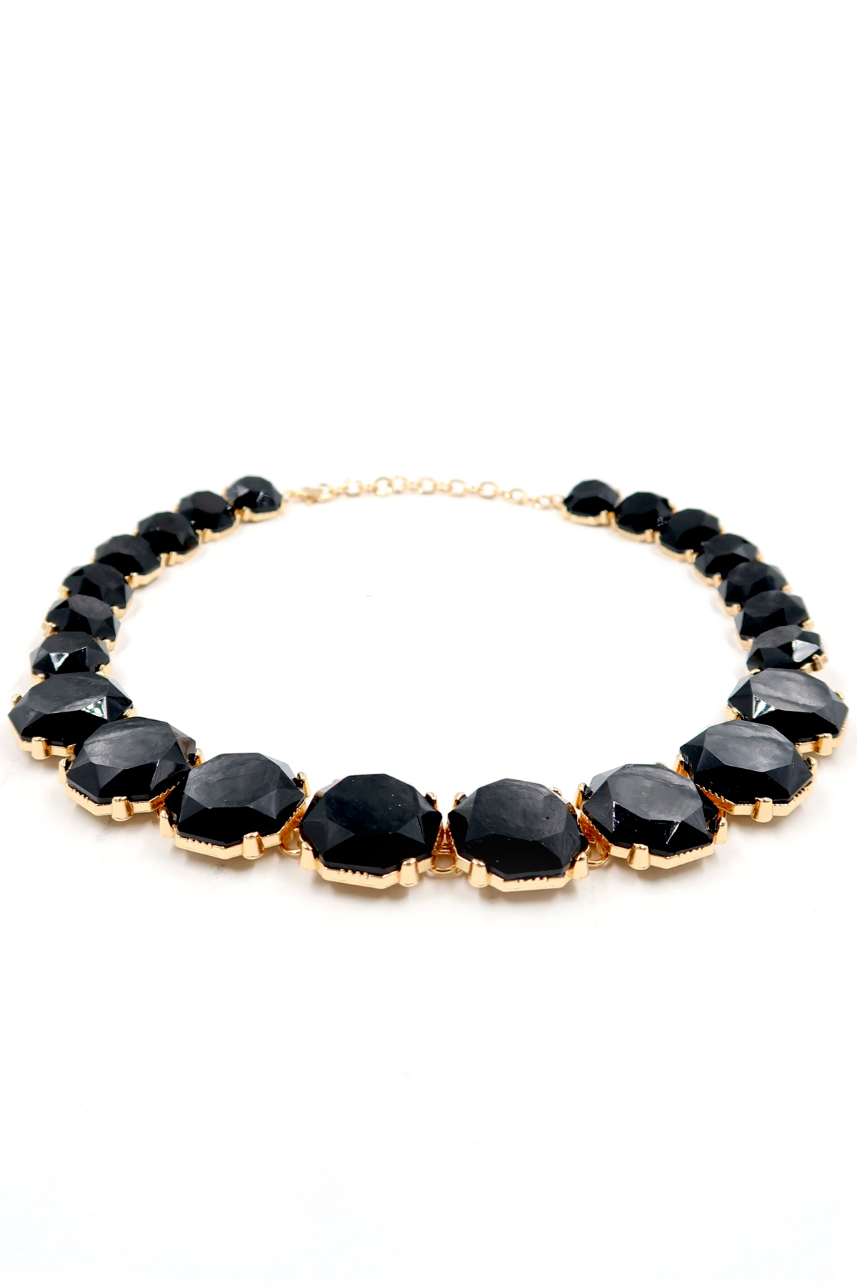 Kadın Siyah Altın Çerçeveli Geometrik Taşlı Tasarım Kolye ALC-X13818