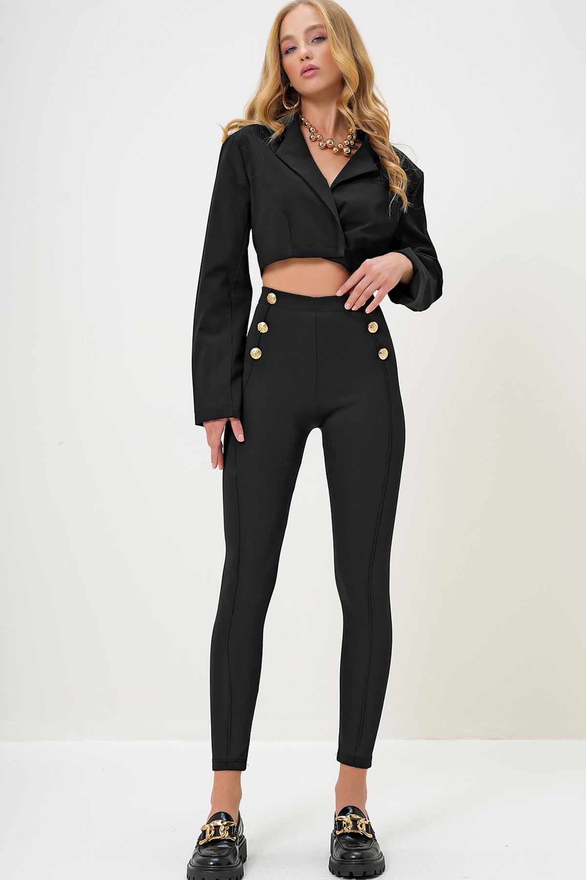 Kadın Siyah Altın Rengi Düğmeli Önü Çımalı Tayt ALC-X13170