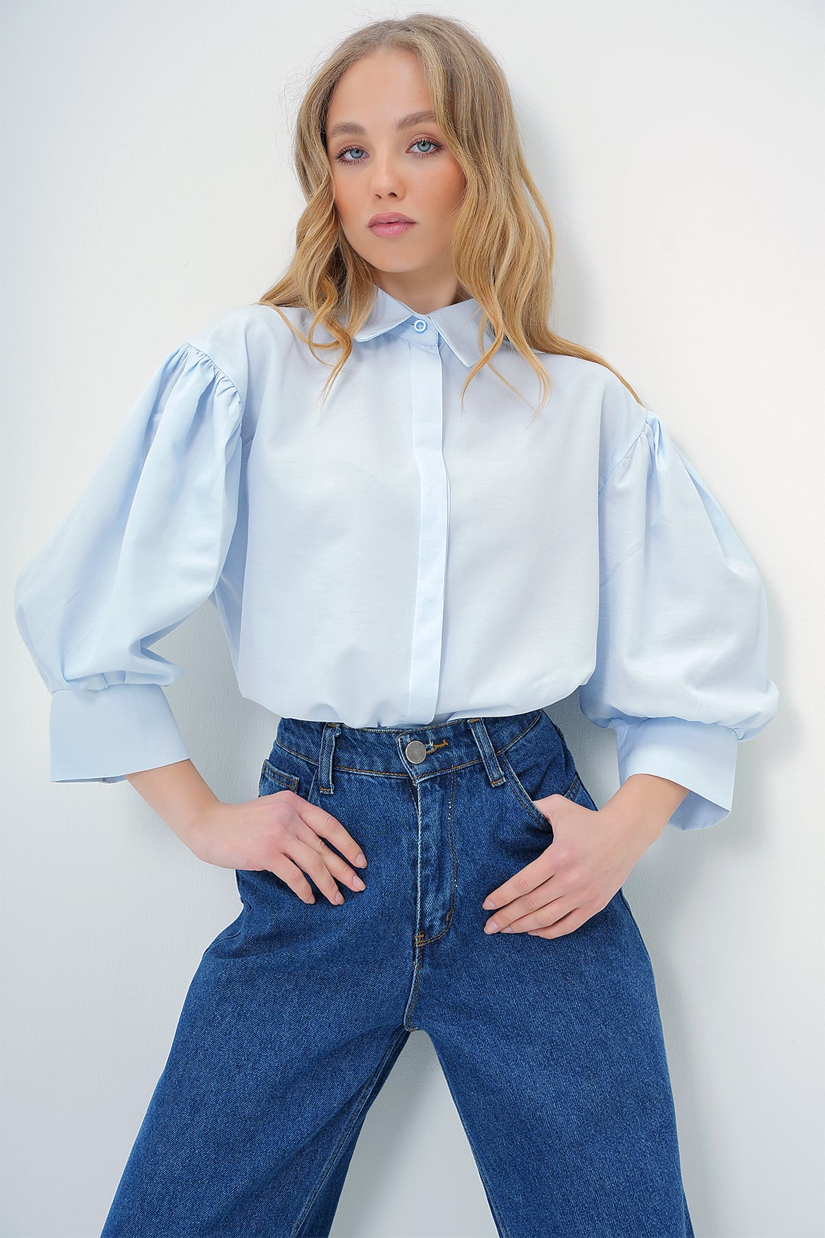 Kadın Bebe Mavi Balon Kol Gizli Patlı Basic Poplin Gömlek ALC-X9654