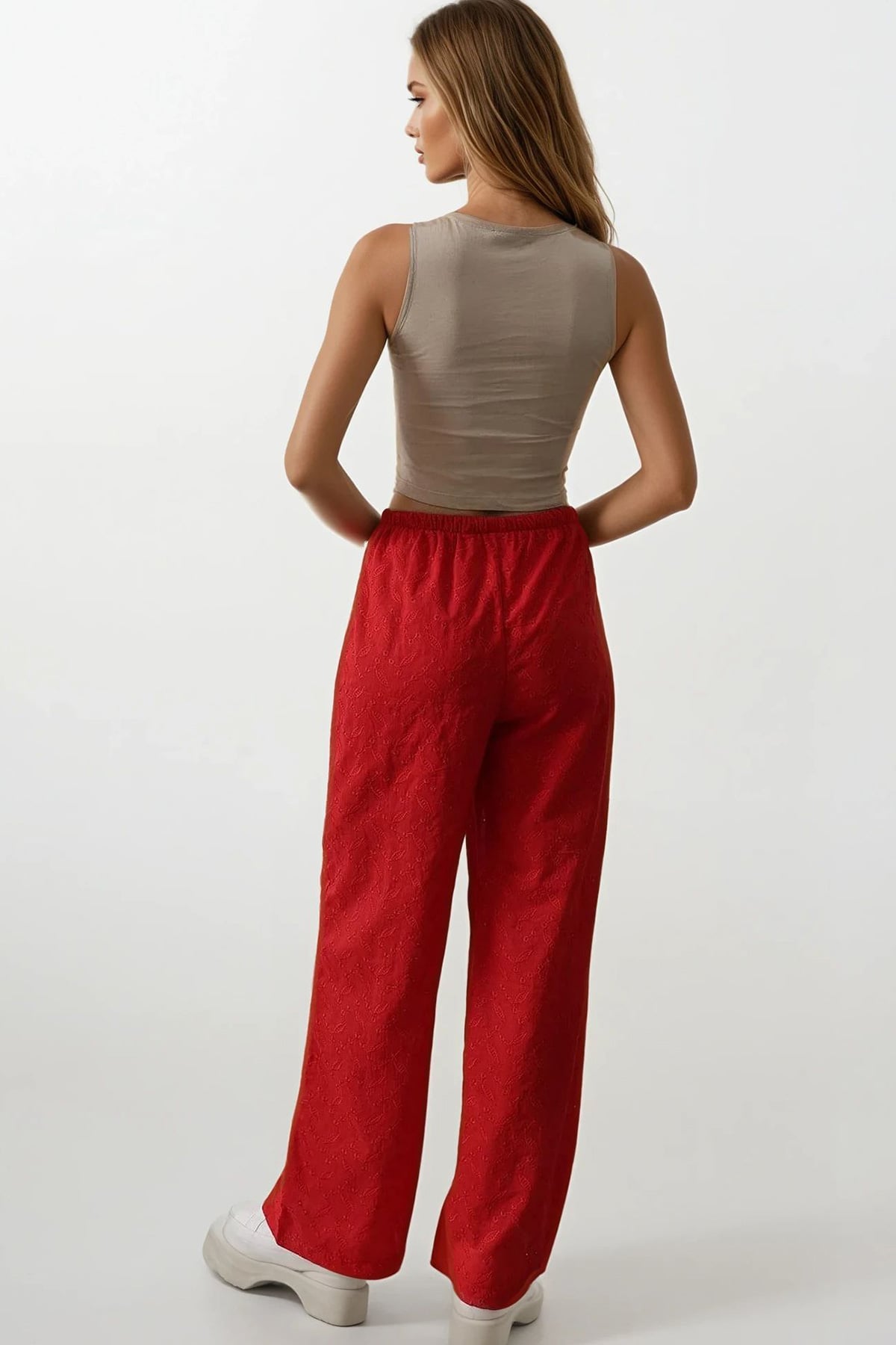 Kadın Kırmızı Beli Bağlamalı Brode Pantolon VS00559