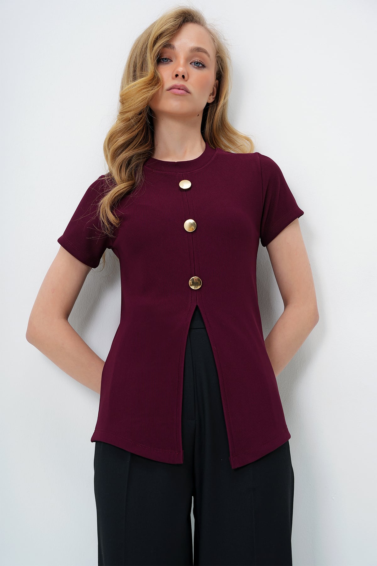 Kadın Bordo Bisiklet Yaka Gold Düğme Detaylı Yırtmaçlı Ottoban Bluz ALC-X14169