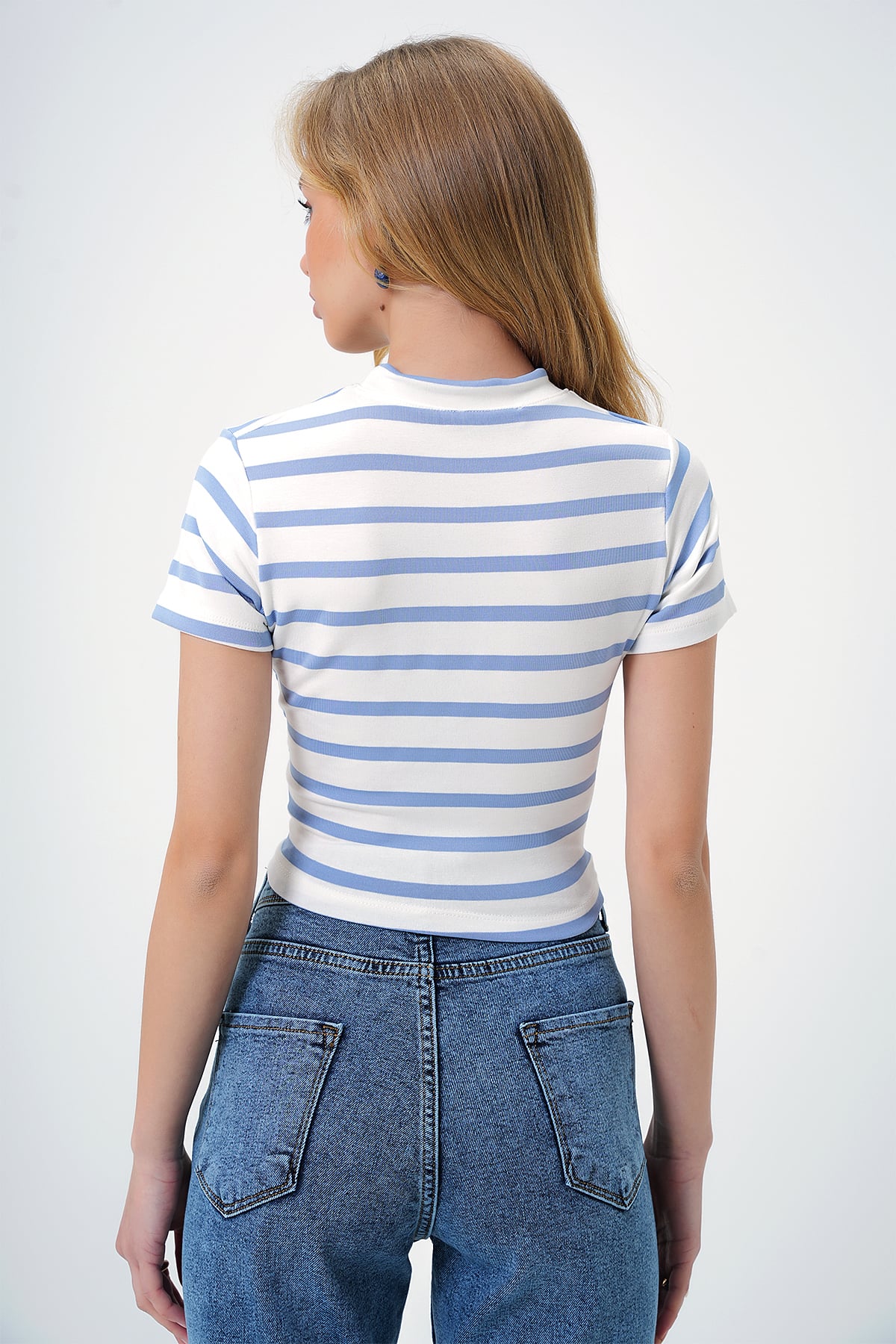 Kadın Mavi Bisiklet Yaka Yarım Kol Çizgili Crop Bluz ALC-X13348