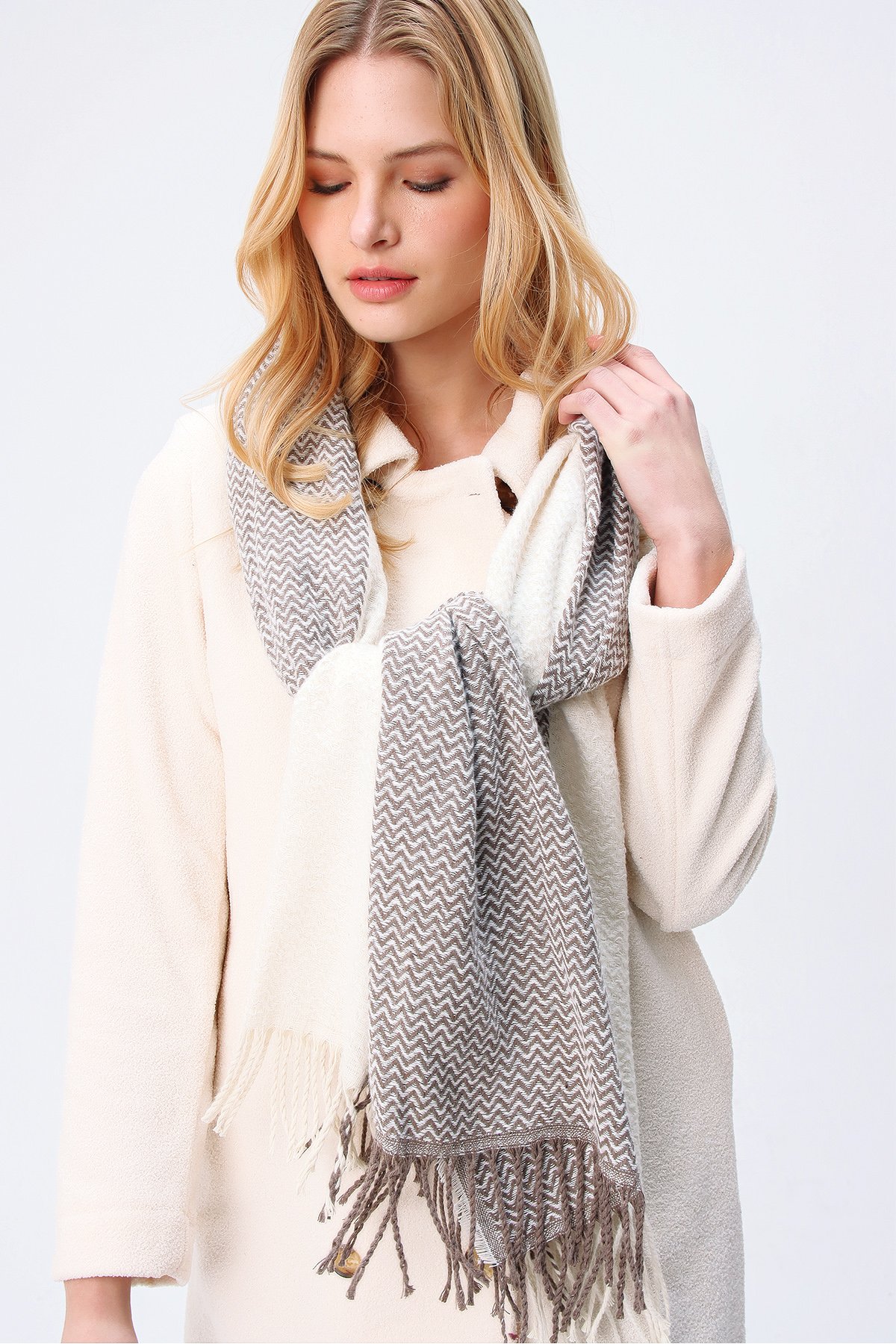 Kadın Bej Çizgili Kalın Şal ALC-A2083