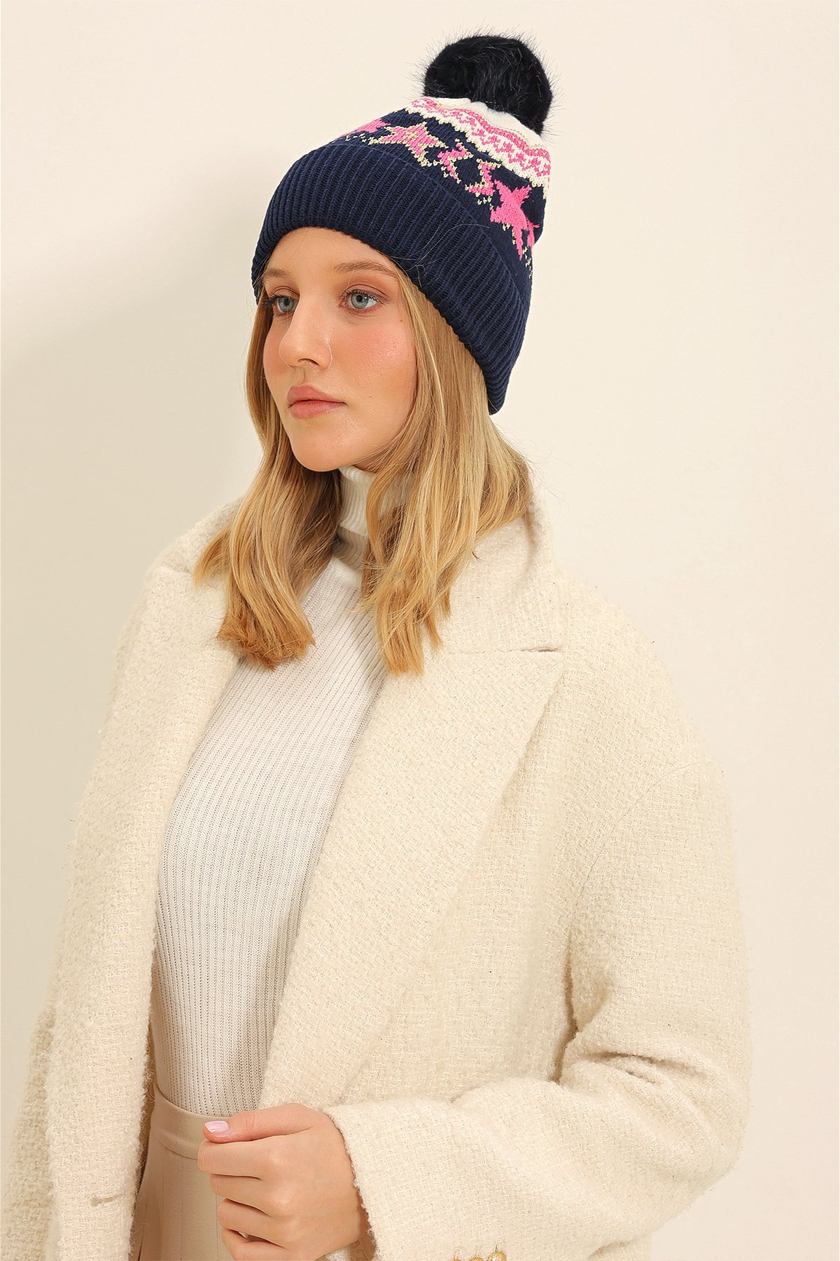 Kadın Lacivert Desenli Ponpon Bere ALC-X11357