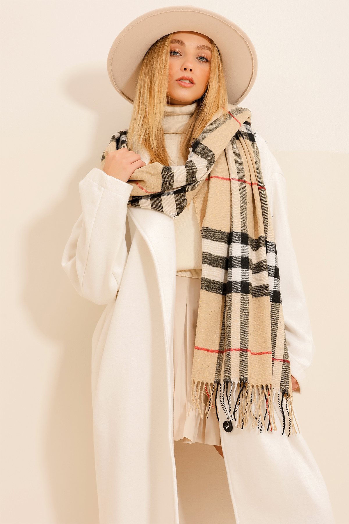Kadın Bej Ekose Desenli Şal ALC-X11152