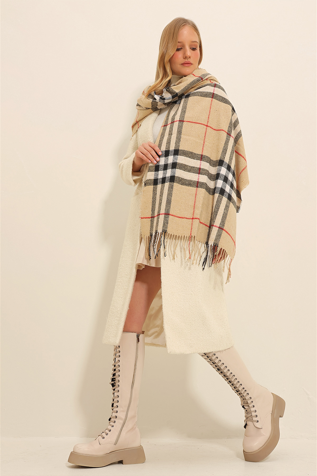 Kadın Bej Ekose Desenli Şal ALC-X11351