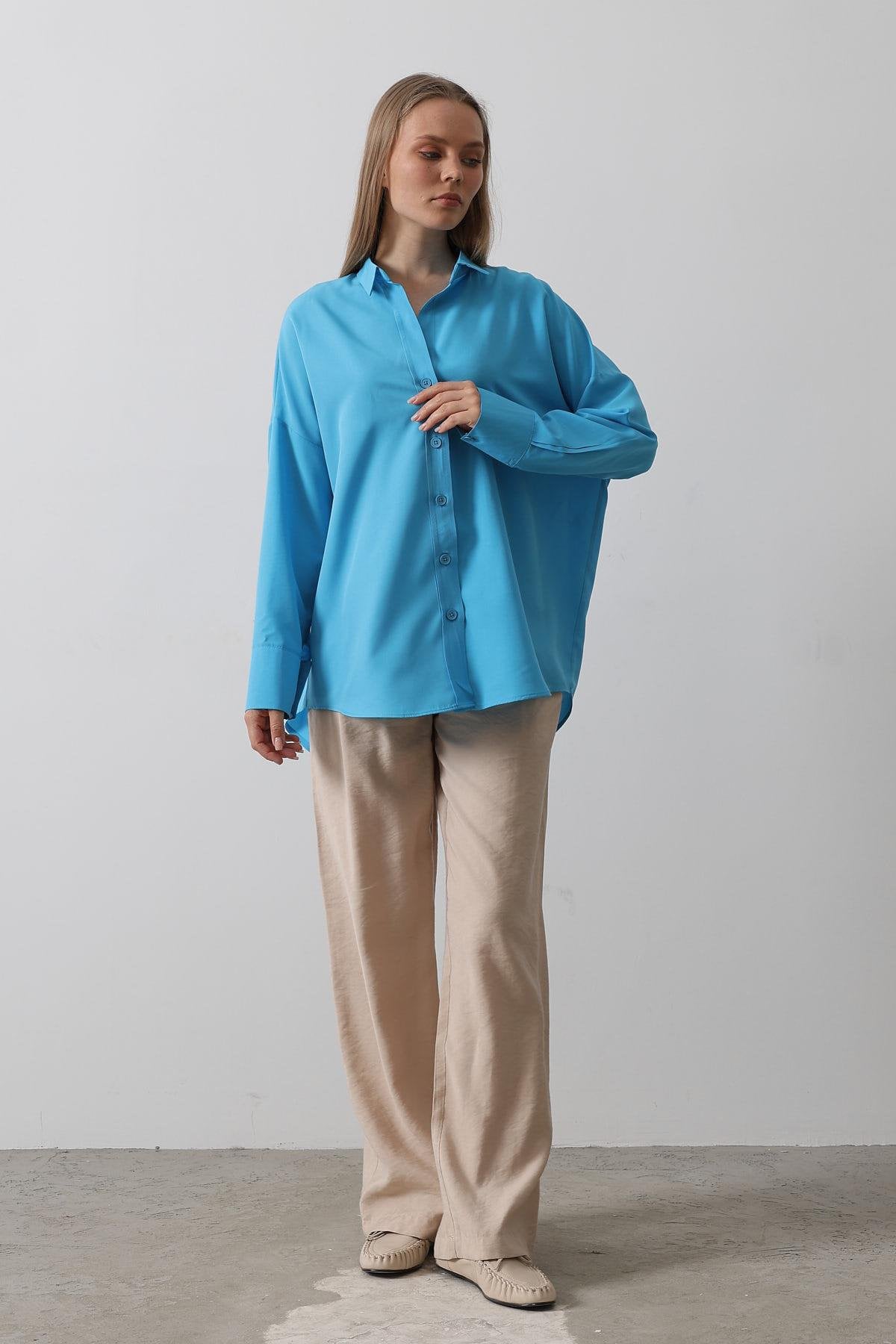 Kadın Turkuaz Geniş Manşet Detaylı Oversize Gömlek VS00543