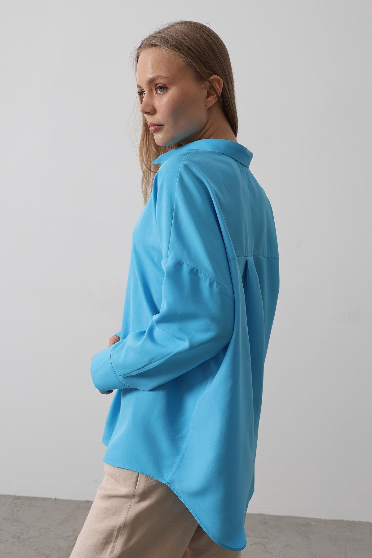Kadın Turkuaz Geniş Manşet Detaylı Oversize Gömlek VS00543
