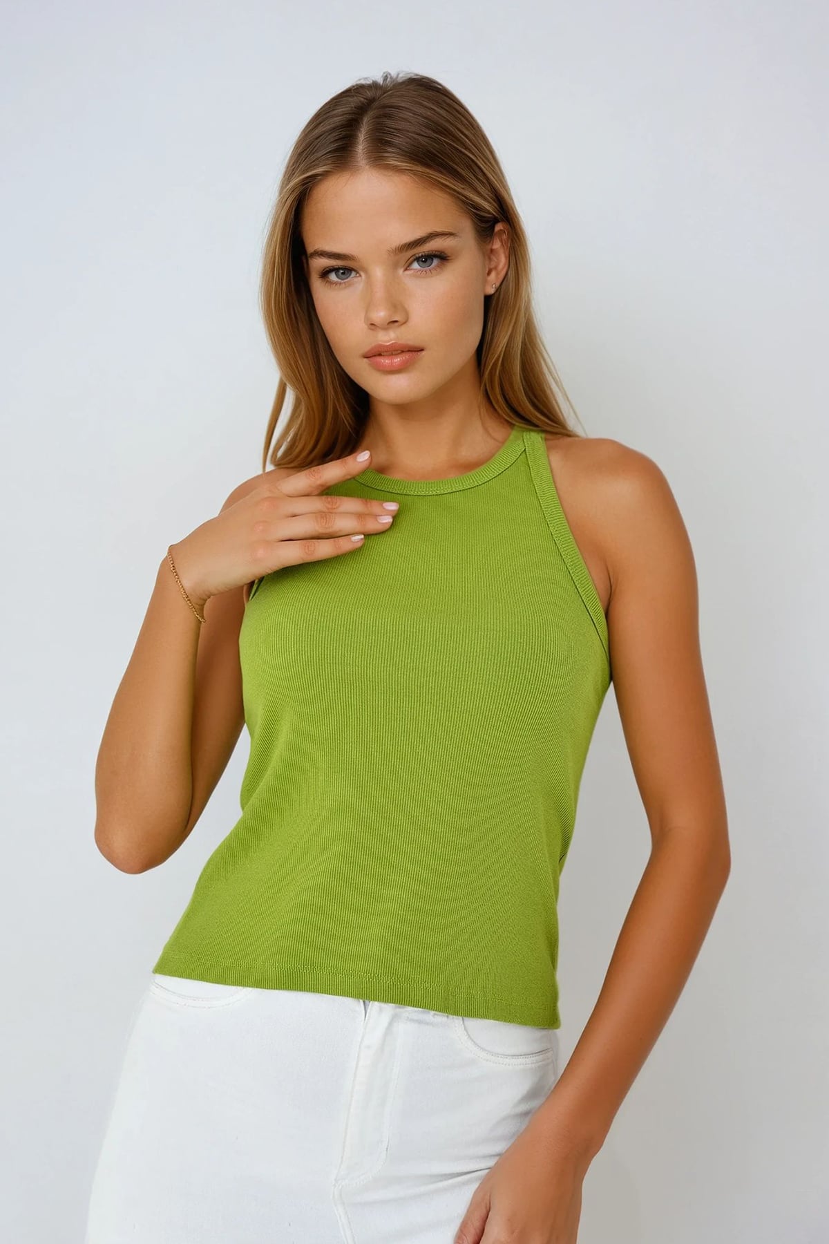 Kadın Yağ Yeşili Halter Yaka Esnek Dokulu Basic Kolsuz Üst Bluz VS00947