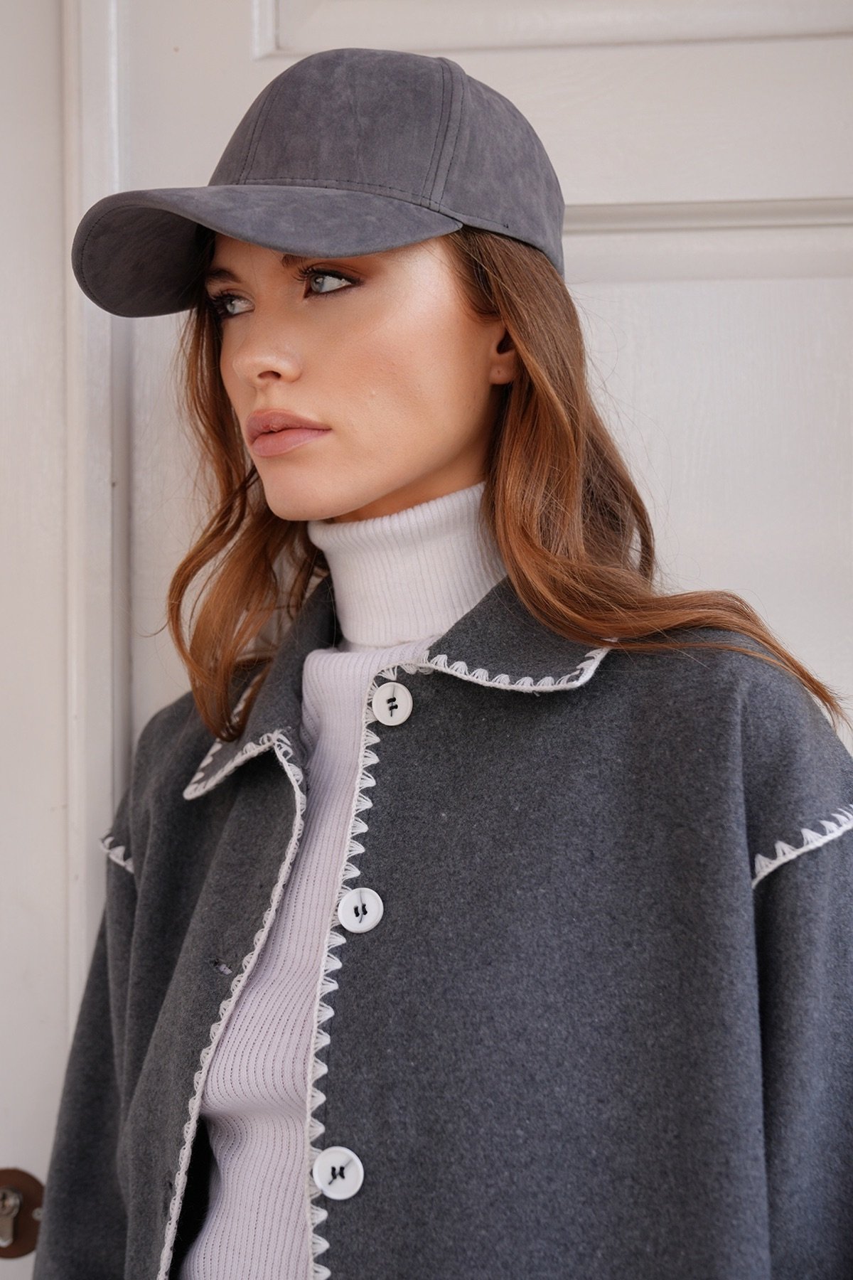 Kadın ANTRASİT Kadife Dokulu Kavisli Siperlik Ayarlanabilir Şapka VS01228