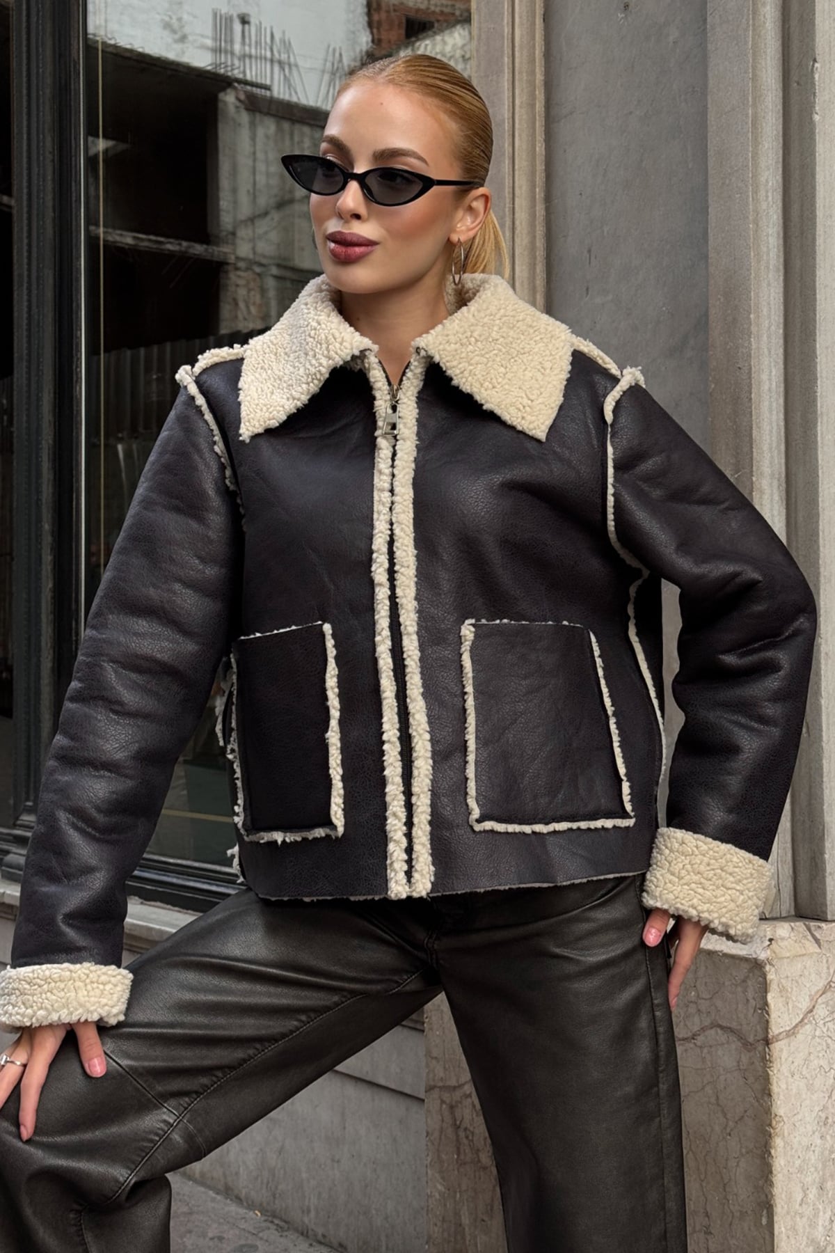 Kadın BEJ SİYAH Çift Cepli İçi Suni Kürklü Suni Deri Biker Ceket PRM0408