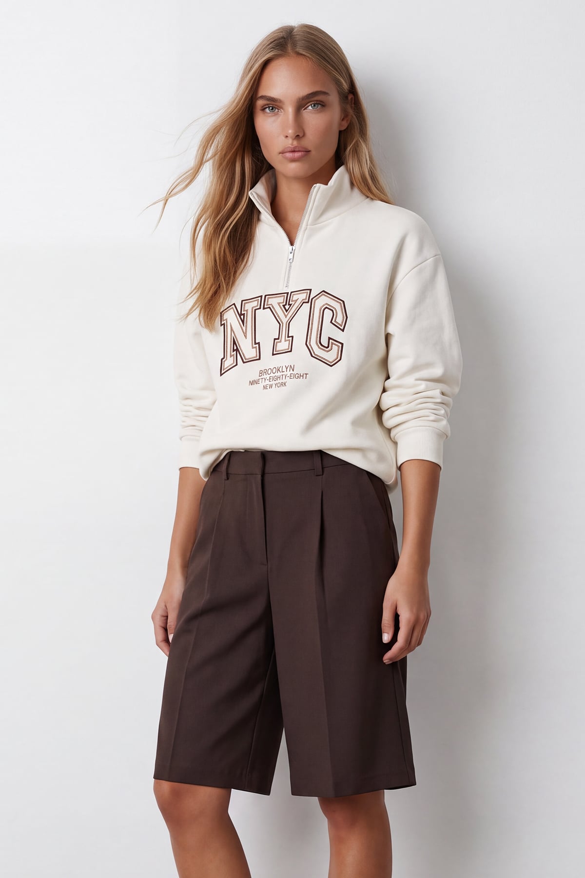 Kadın Beyaz Dik Yaka Fermuarlı 3 İplik İçi Şardonlu Ve Nakışlı Sweatshirt Alc-X15725