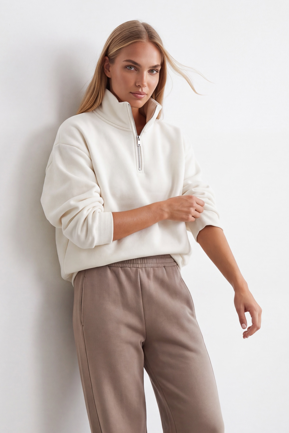 Kadın Beyaz Dik Yaka Fermuarlı 3 İplik İçi Şardonlu Oversize Sweatshirt Alc-X15729