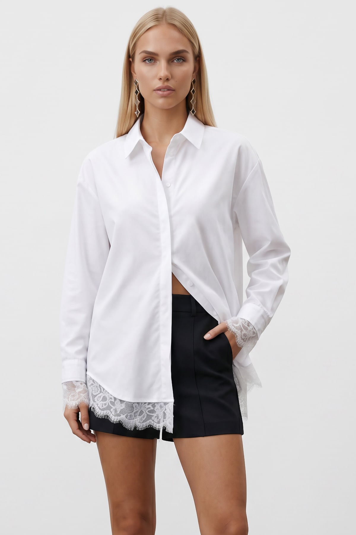 Kadın Beyaz Eteği Ve Manşetleri Dantel Detaylı Oversize Poplin Gömlek Alc-X15447