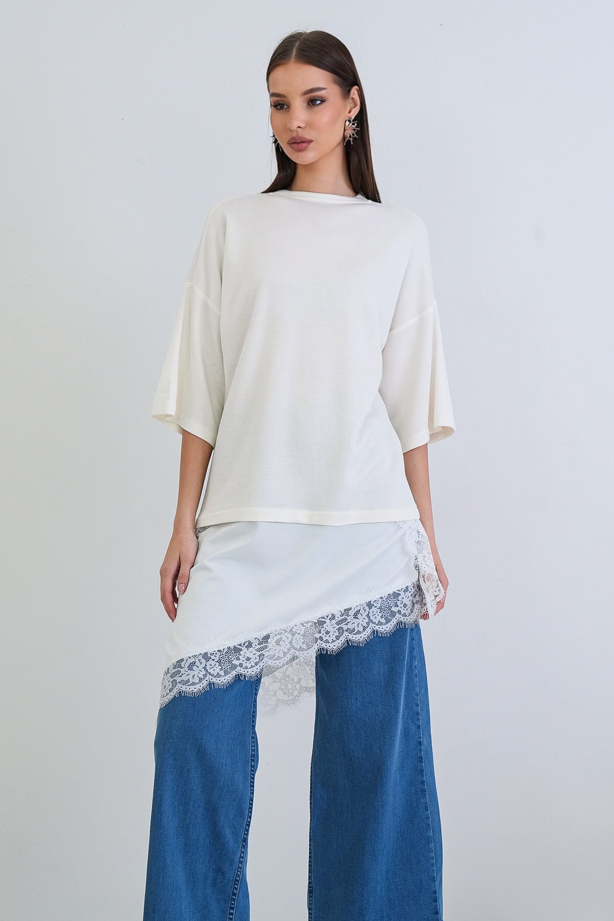 Kadın Beyaz Oversize Dantelli Kombine T-Shırt Alc-X15239