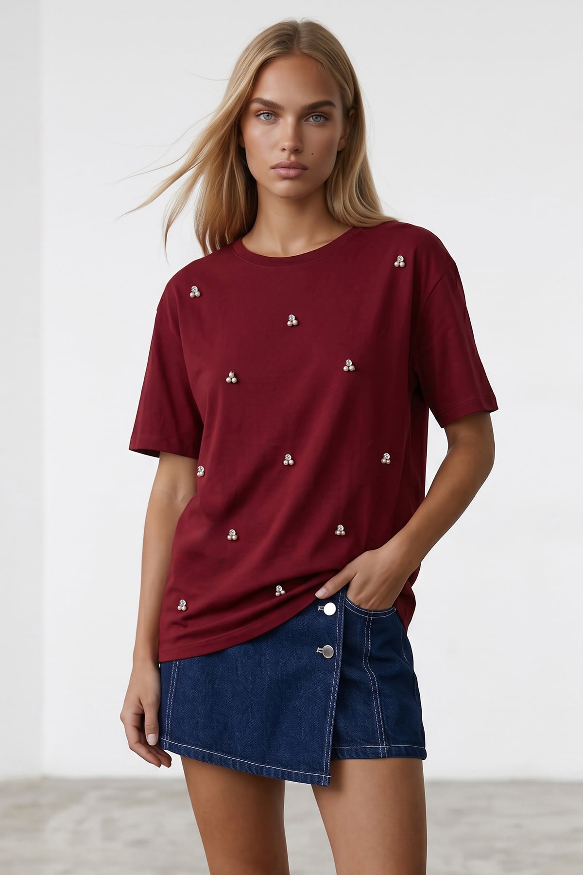 Kadın Bordo Bisiklet Yaka Oversize İnci Ve Taş İşlemeli T-Shirt ALC-X11964