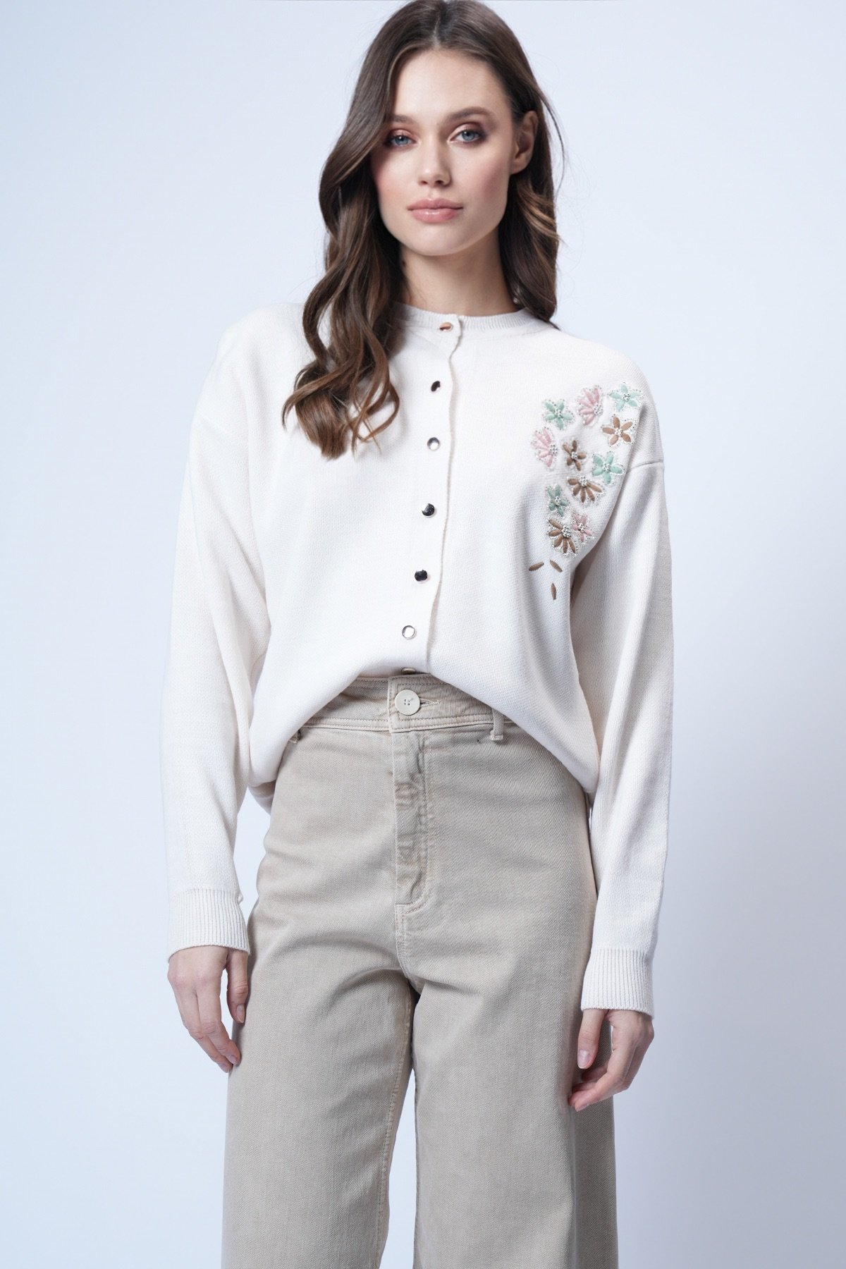 Kadın Ekru Nakış İşlemeli Triko Hırka Alc-X14755