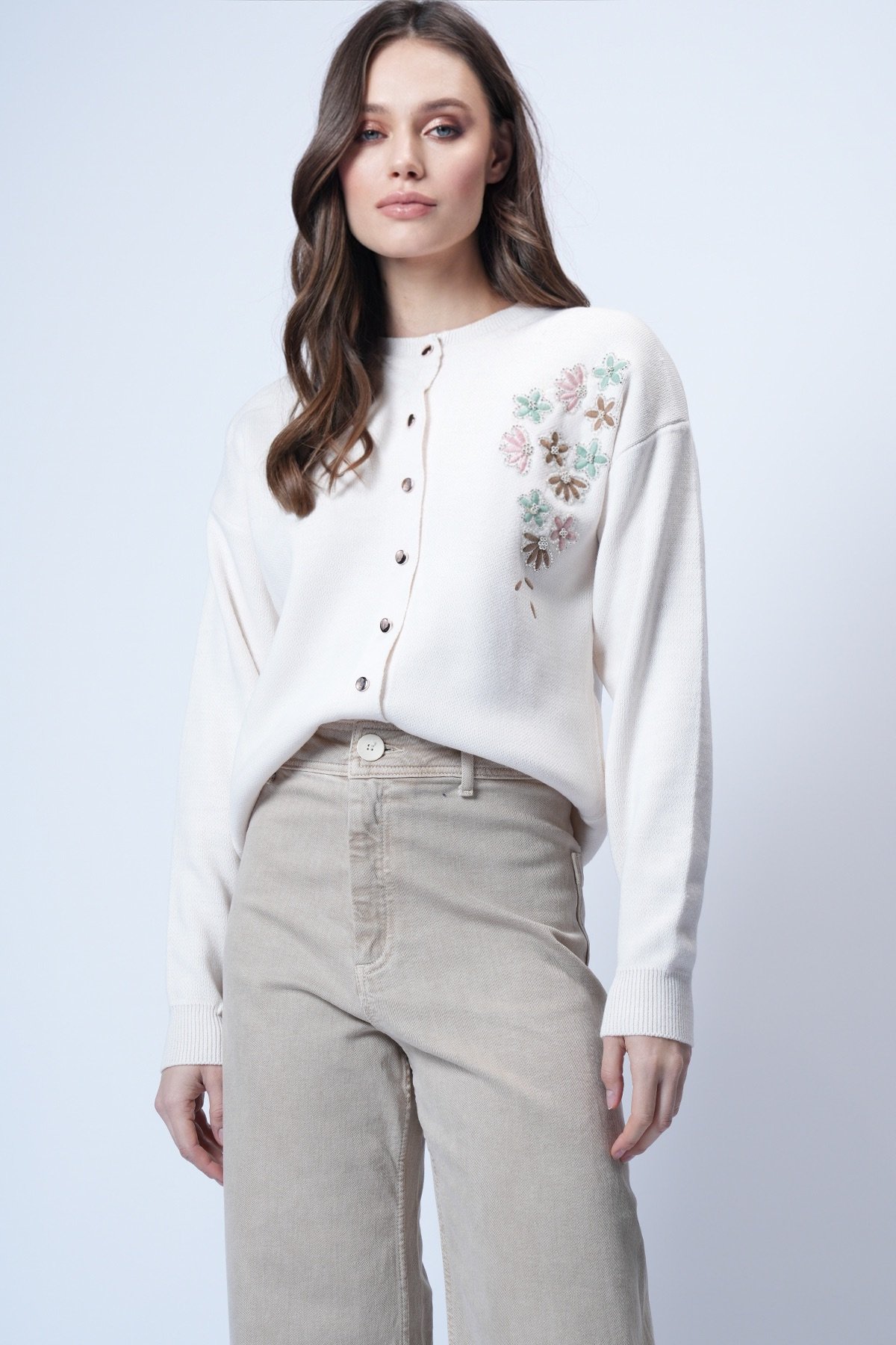 Kadın Ekru Nakış İşlemeli Triko Hırka Alc-X14755