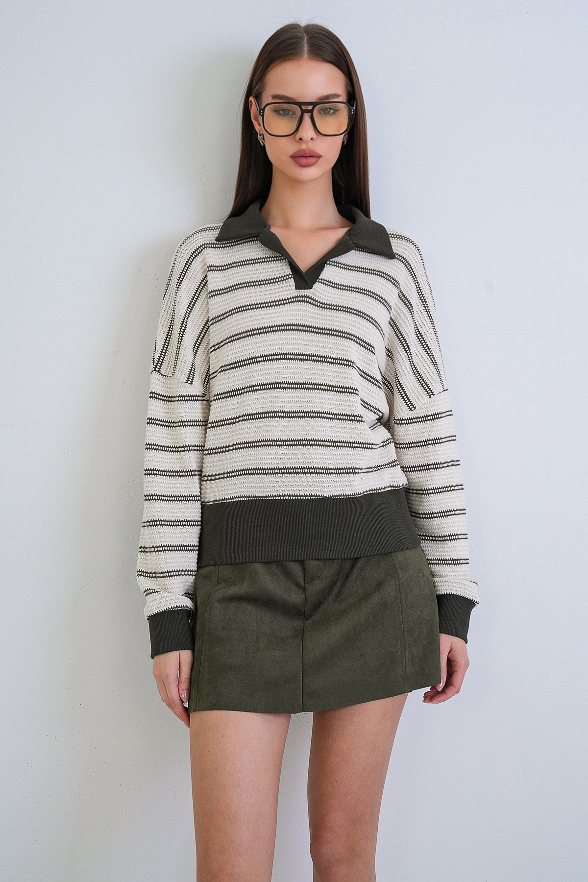 Kadın Ekru-Yeşil Polo Yaka Renk Bloklu Oversize Sweatshırt Alc-X15291