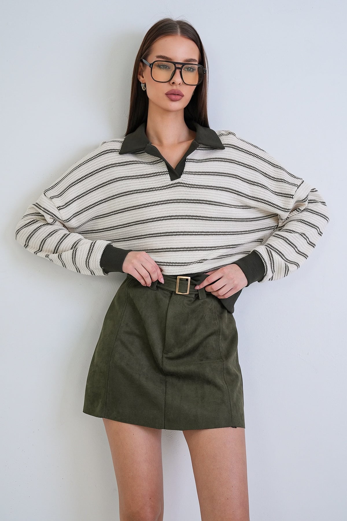 Kadın Ekru-Yeşil Polo Yaka Renk Bloklu Oversize Sweatshırt Alc-X15291