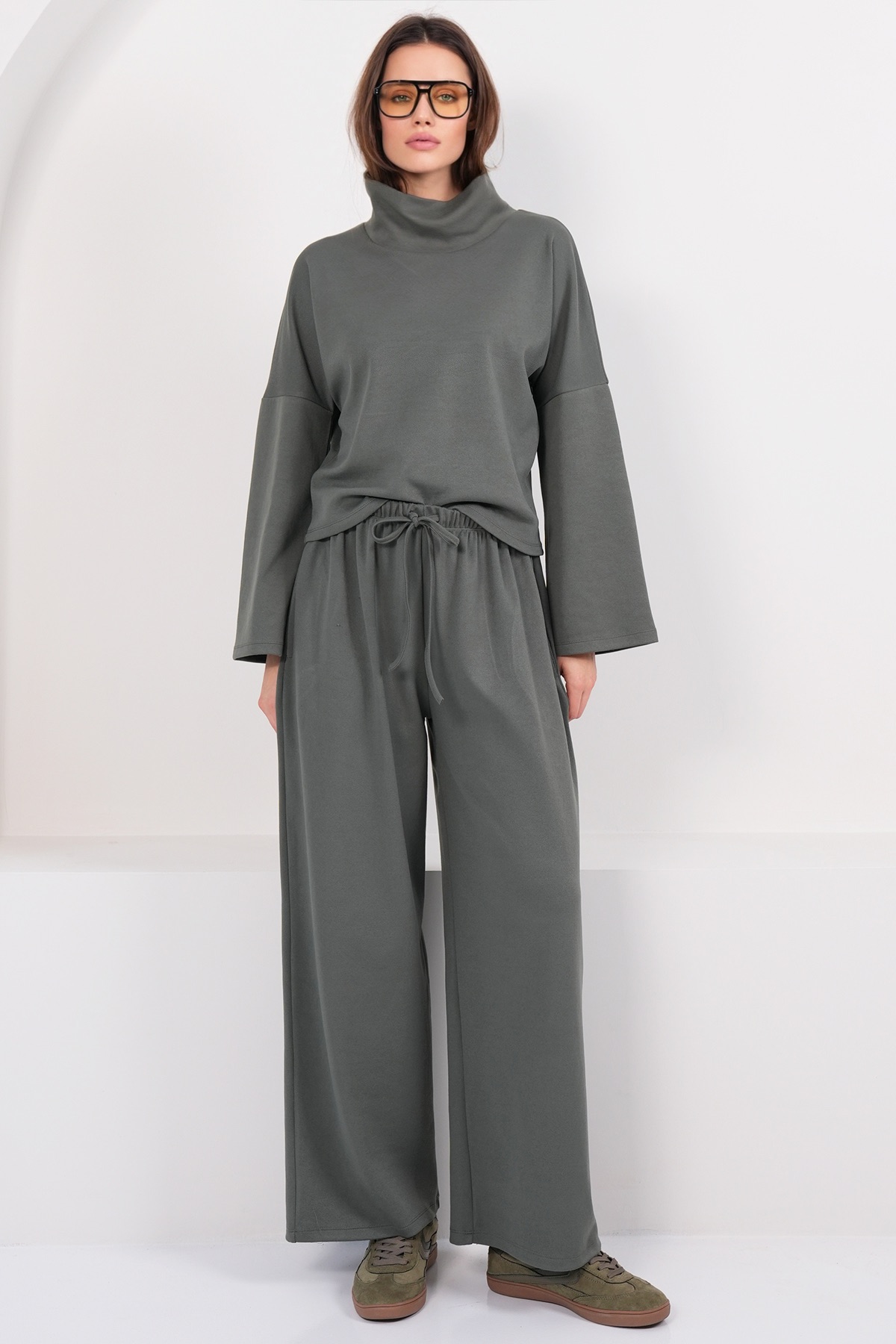 Kadın Haki Balıkçı Yaka Oversize Bluz Ve Çift Cepli Palazzo Pantolon Takım Alc-X14836